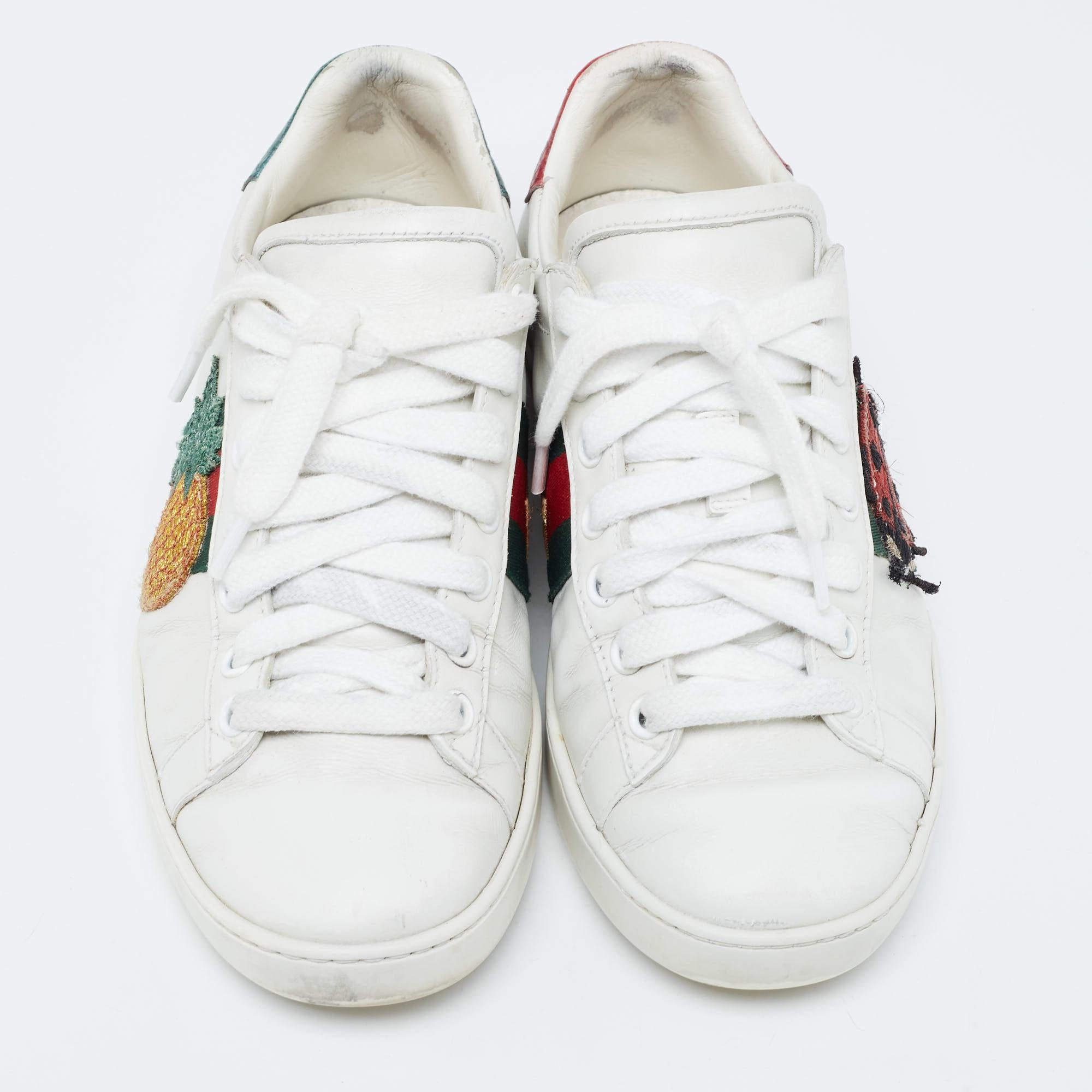 Gucci White Leather Web Ace Sneakers Size 34.5 In Fair Condition For Sale In Dubai, Al Qouz 2