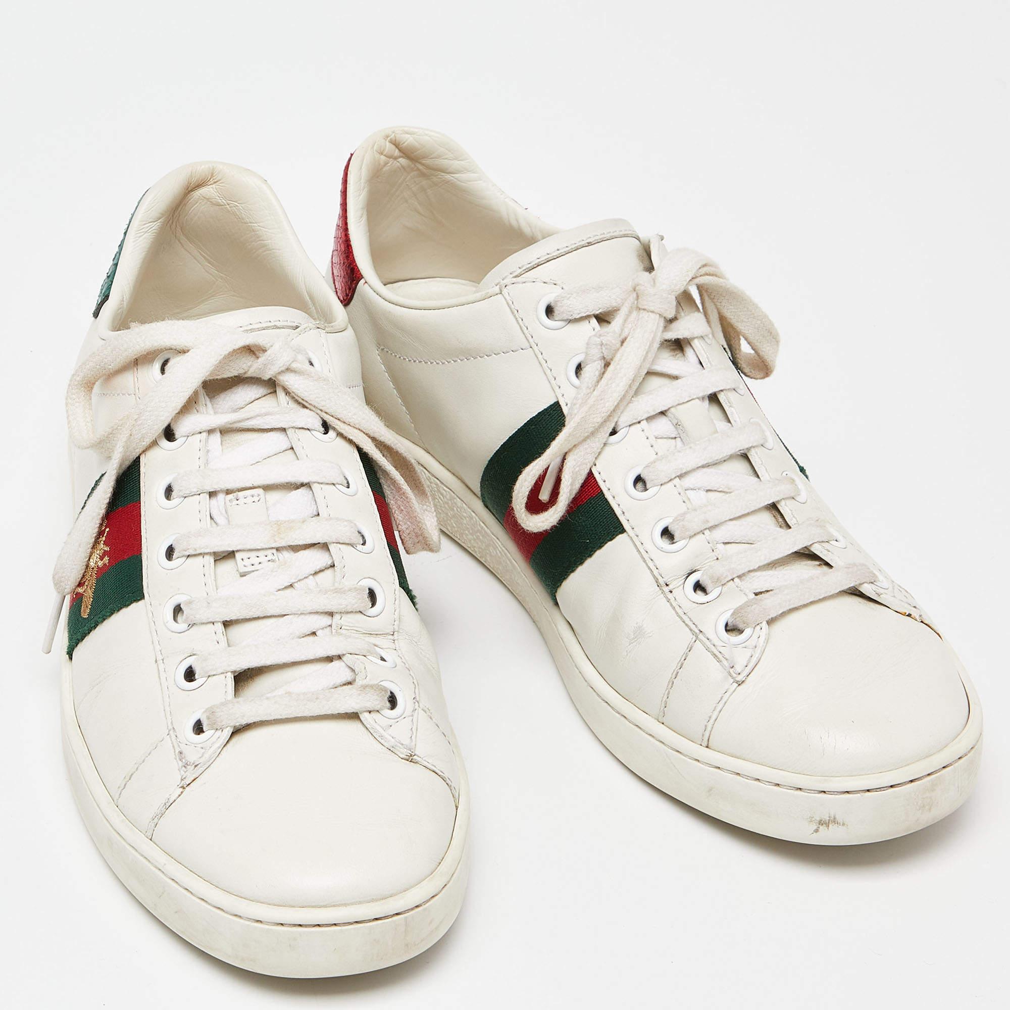 Gucci White Leather Web Detail Bee Embroidered Ace Low Top Sneakers Size 36.5 In Good Condition For Sale In Dubai, Al Qouz 2