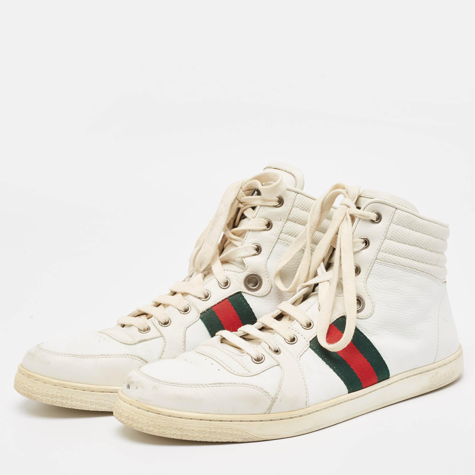 Upgrade your style with these Gucci sneakers. Meticulously designed for fashion and comfort, they're the ideal choice for a trendy and comfortable stride.