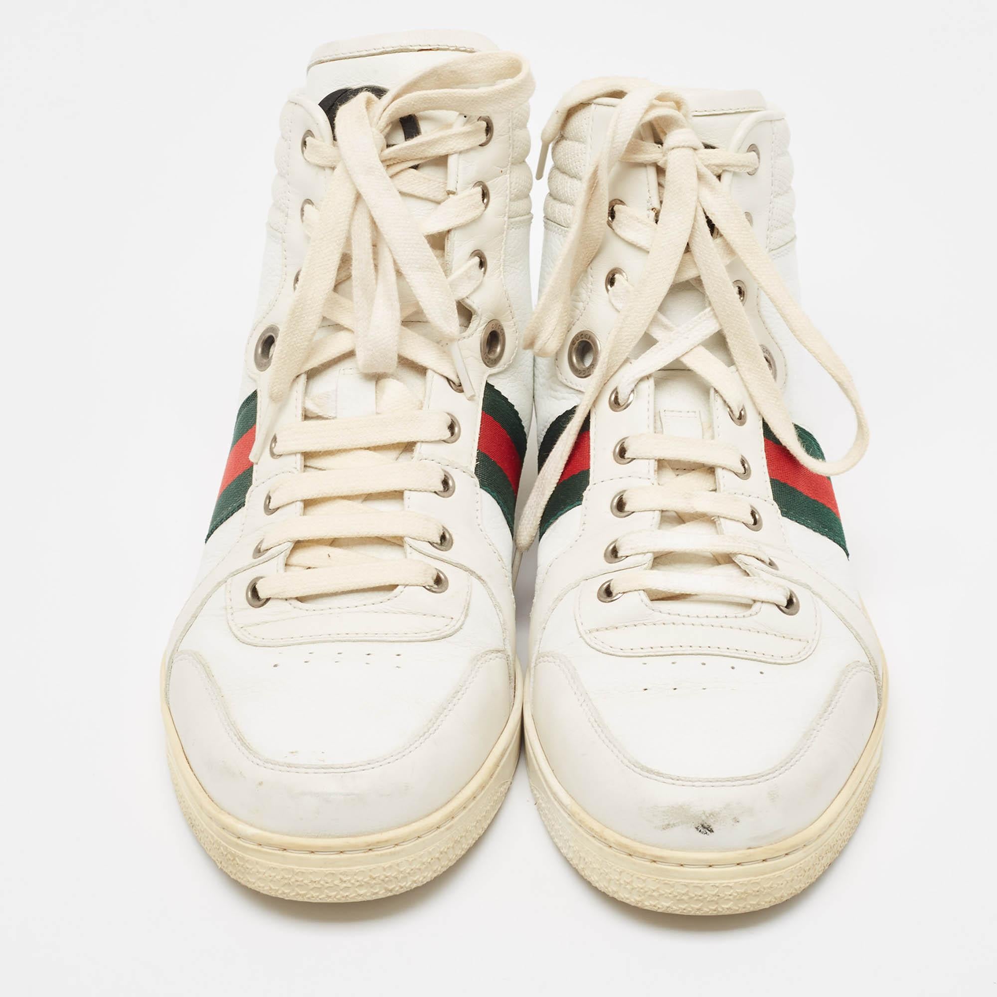 Gucci White Leather Web Detail High Top Sneakers Size 43 In Good Condition For Sale In Dubai, Al Qouz 2