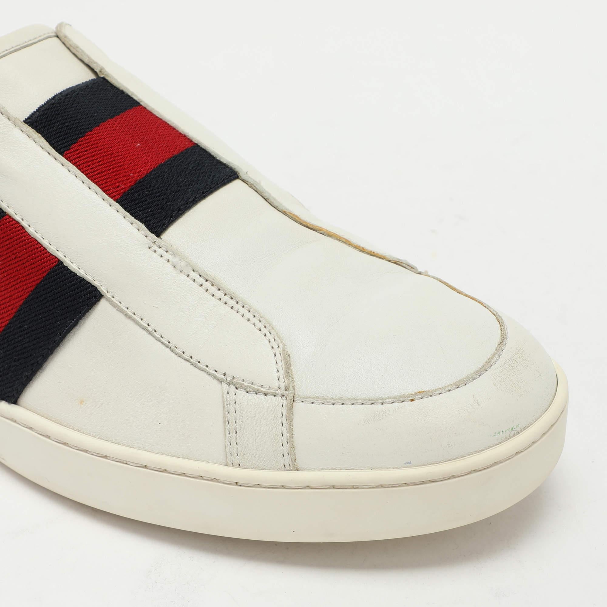 Gucci Weiß Leder Web Slip On Turnschuhe Größe 43 im Angebot 3
