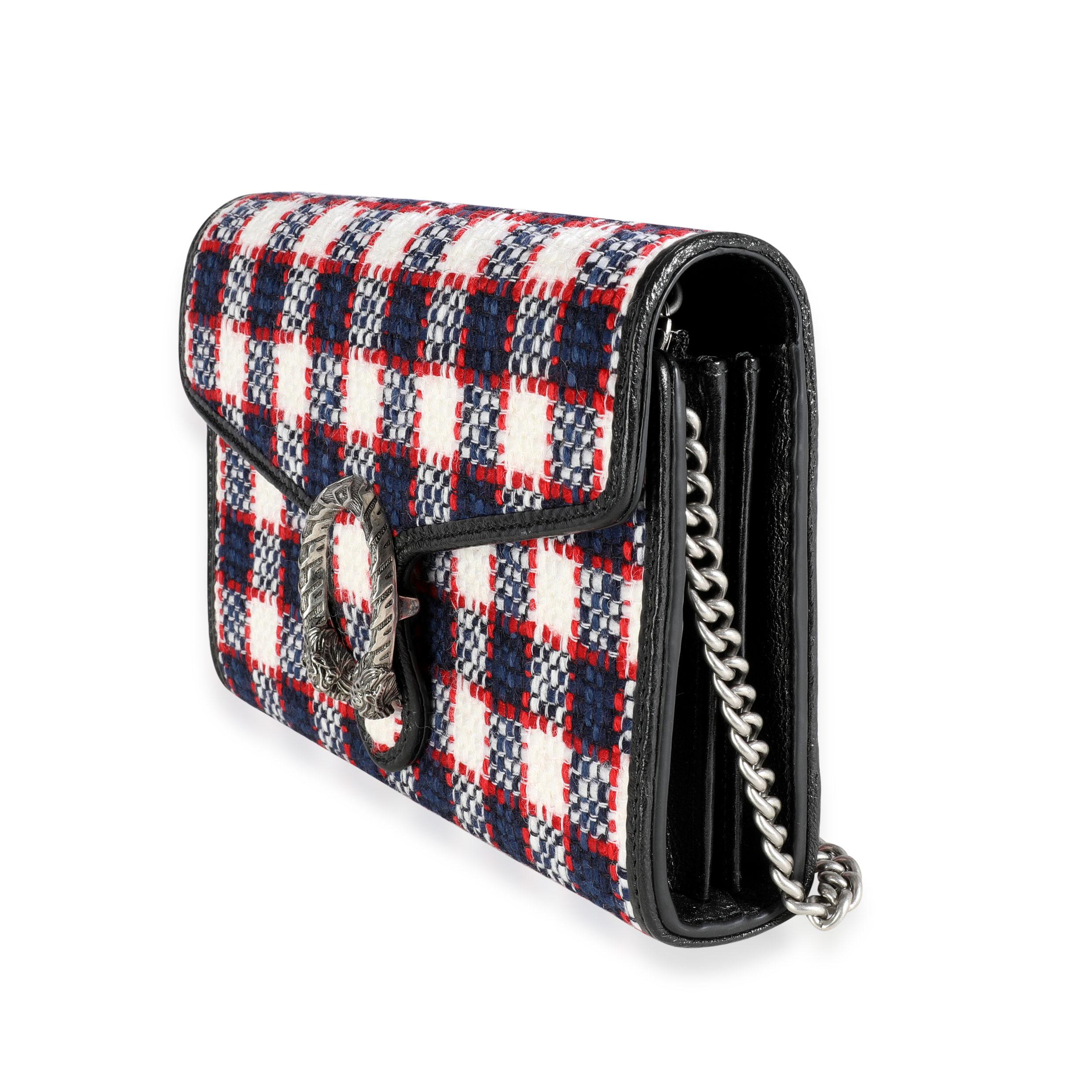 Gucci White, Marine, & Hibiscus Red Tweed Mini Dionysus Chain Wallet In Excellent Condition In New York, NY