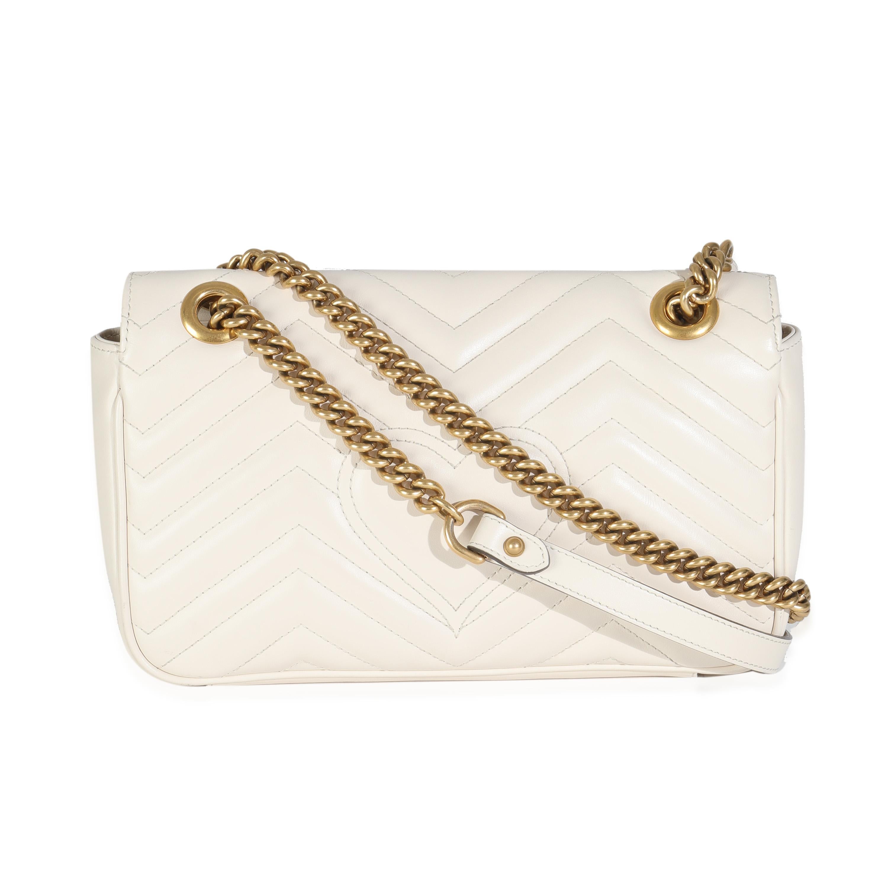 Listing Title: Gucci White Matelasse Calfskin Small GG Marmont Bag
SKU: Z144926
Condition: Pre-owned 
Condition Description: The Marmont edit from Gucci is an extension of the House's signature GG belt from the '70s. With a matelassé finish, this
