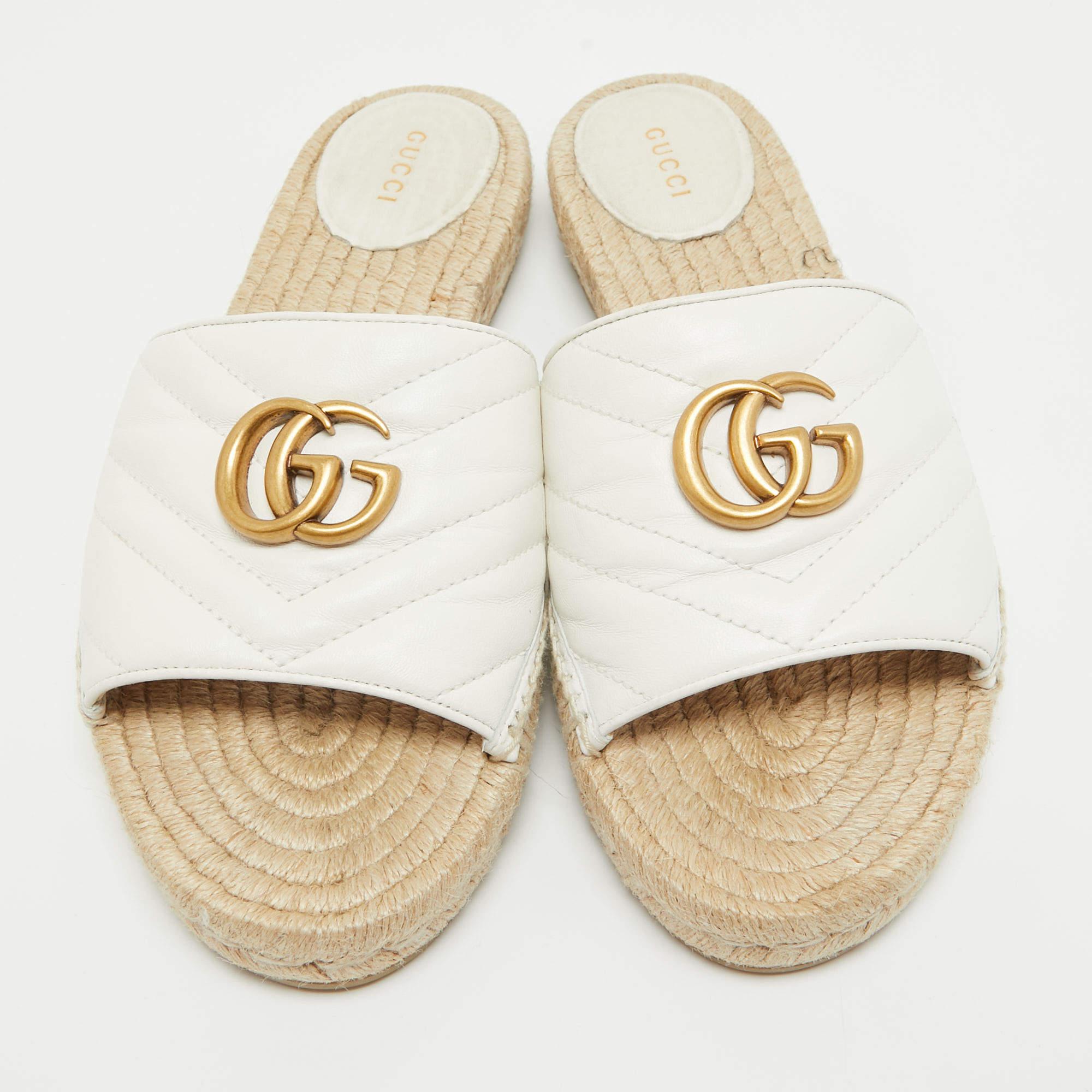 Frame your feet with these Gucci Marmont espadrille flats. Created using the best materials, the flats are perfect with short, midi, and maxi hemlines.

