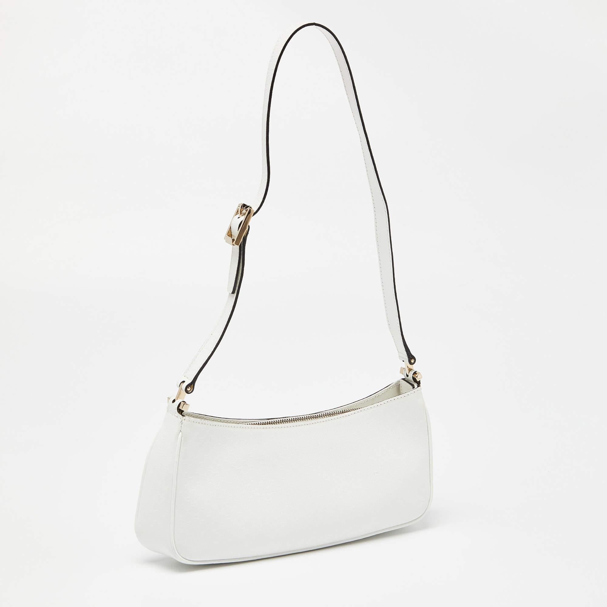 Gucci White Microguccissima Leather Zip Baguette Bag In Good Condition In Dubai, Al Qouz 2