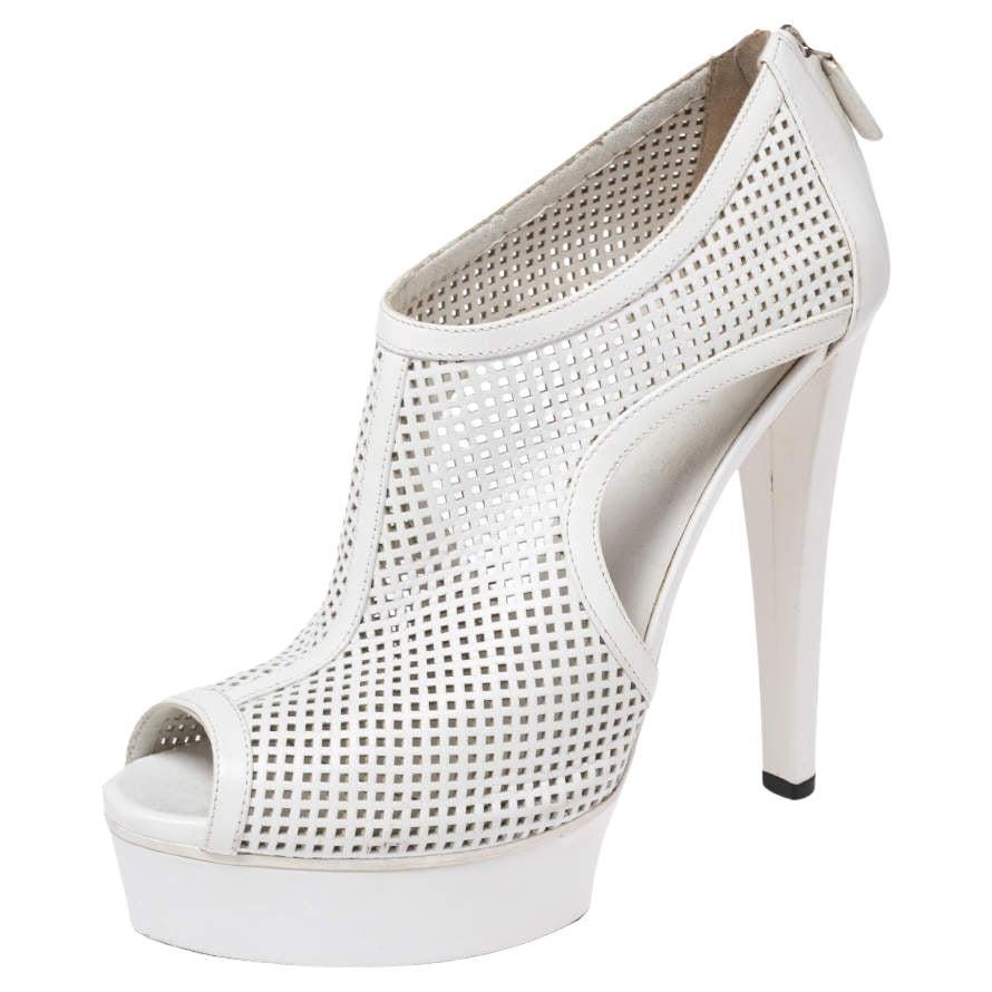 Gucci White Perforated Leather Kim Platform Ankle Booties Size 38 For Sale