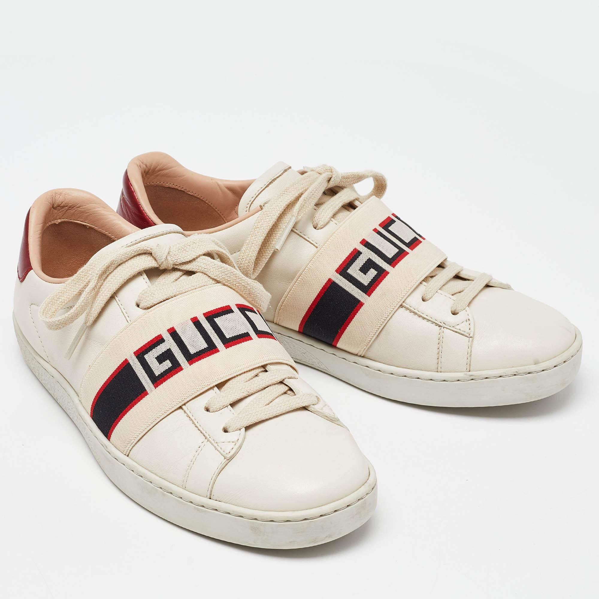 Gucci White/Red Leather Ace Gucci Band Low Top Sneakers Size 37 In Good Condition In Dubai, Al Qouz 2