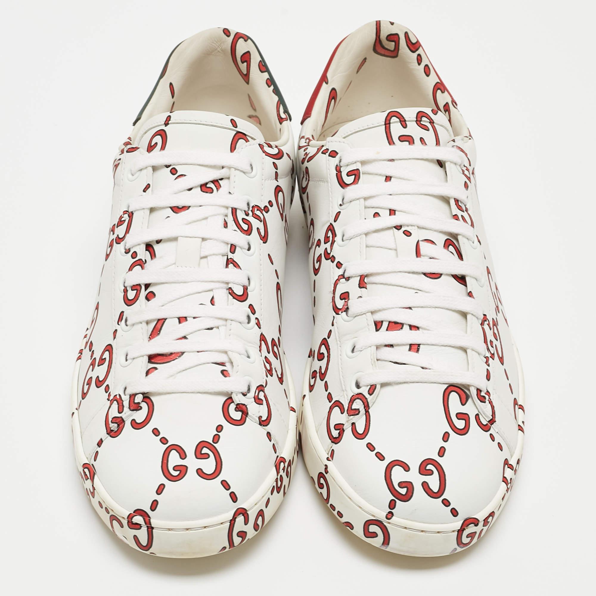 Gucci White/Red Leather Ghost GG Ace Sneakers Size 40 In Good Condition For Sale In Dubai, Al Qouz 2