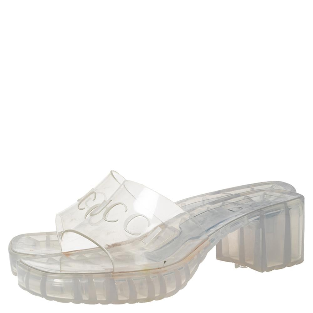 Gucci White Rubber Platform Slide Sandals Size 37 In Good Condition In Dubai, Al Qouz 2