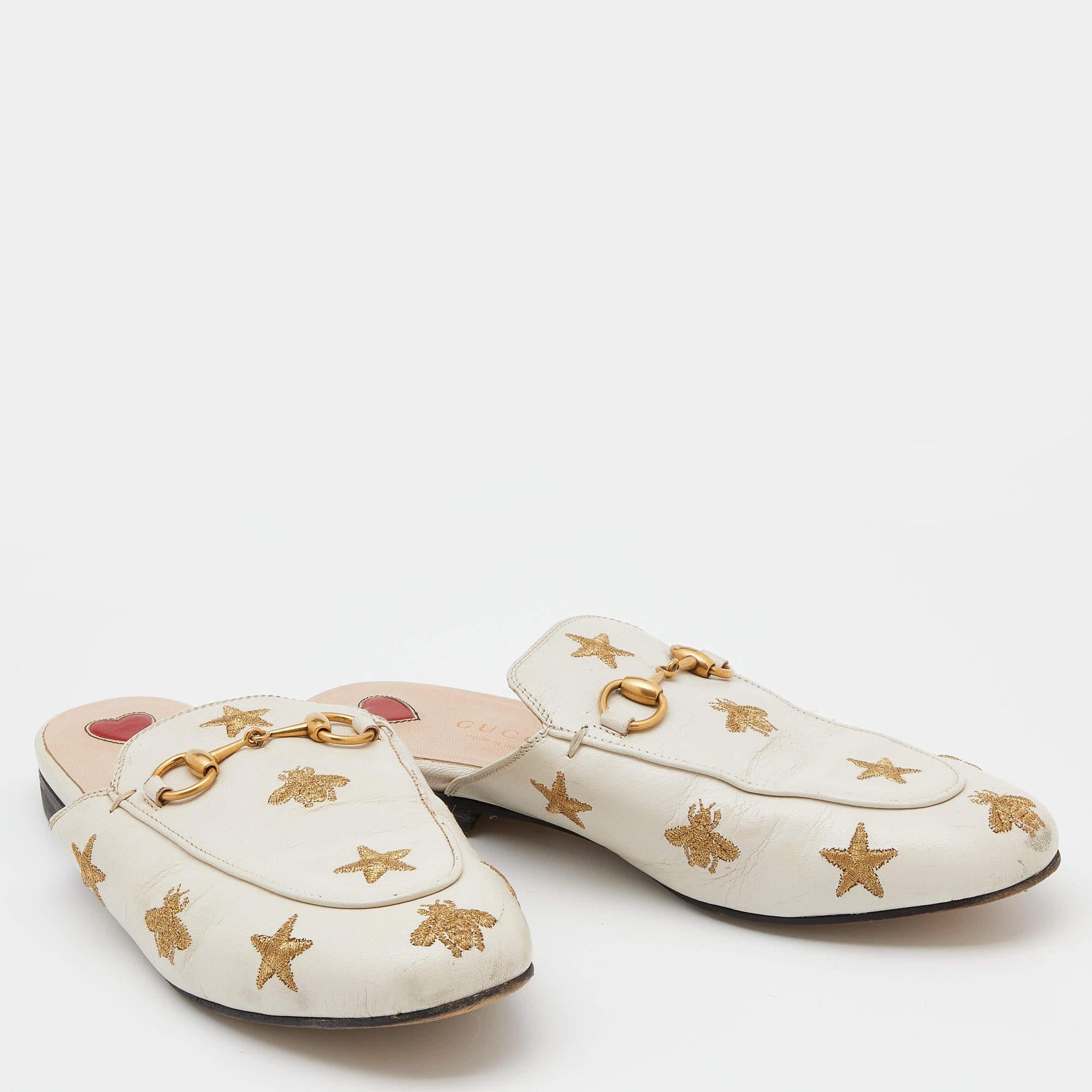 Gucci White Star And Bee Embroidered Leather Princetown Horsebit Flat Mules Size In Fair Condition For Sale In Dubai, Al Qouz 2
