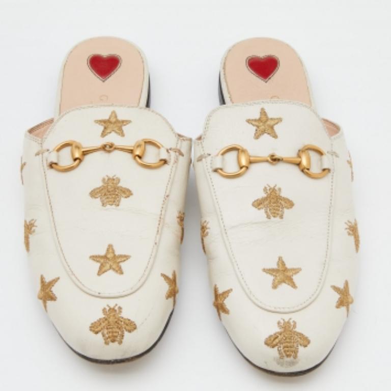 Gucci White Star&Bee Embroidered Leather Princetown Horsebit Flat Mules Size 35 For Sale 3