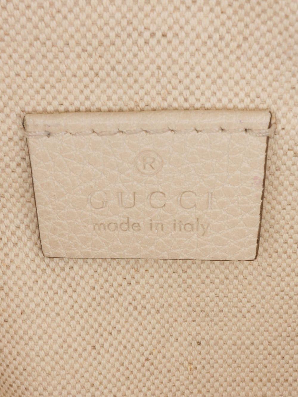 Gucci White Textured Leather Logo-printed Sylvie Web Belt Bag For Sale 1