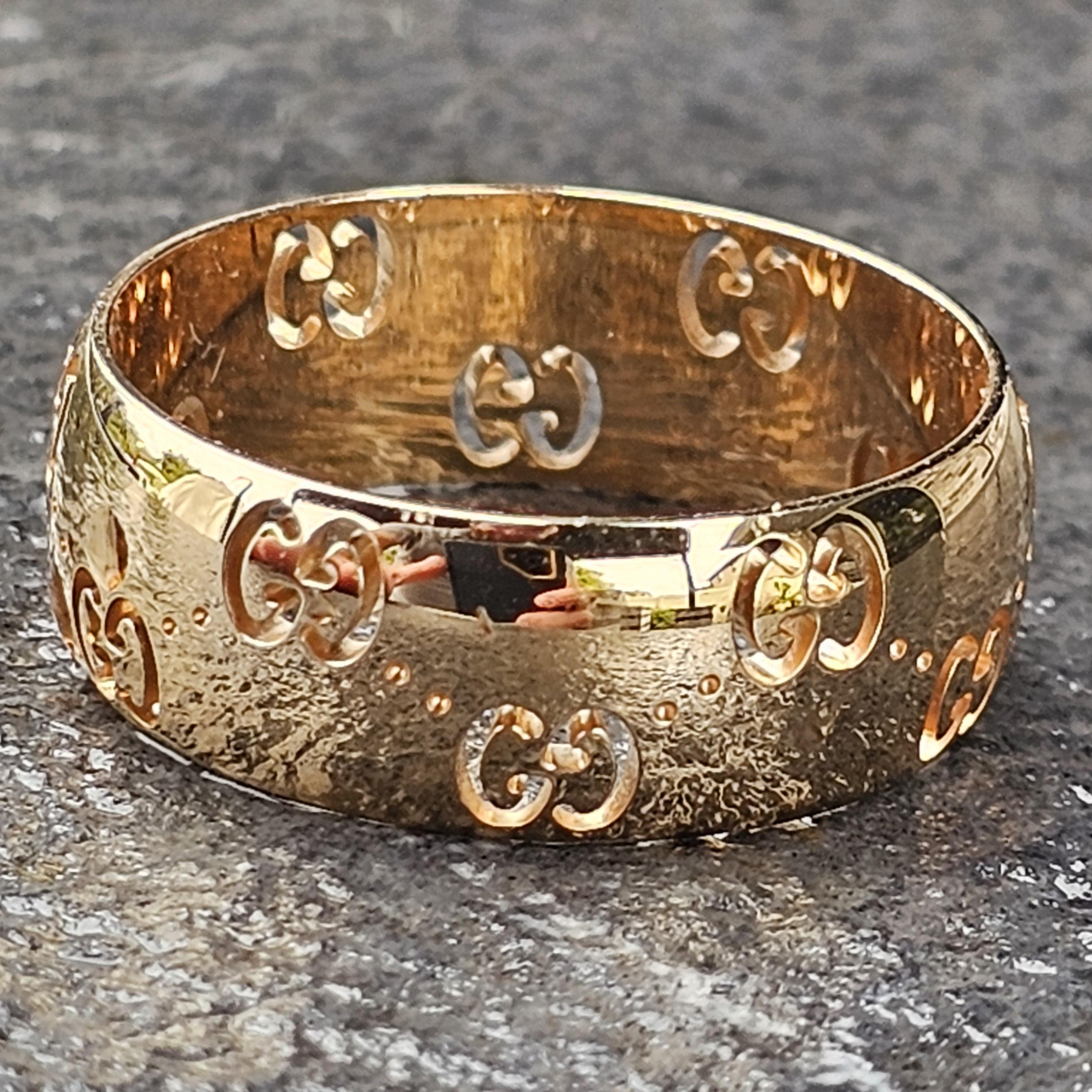 Gucci Icono Ancho 18k Oro Amarillo Mens GG Logo Anillo de Boda Caja sz 11.5 8.3g en Bueno estado para la venta en Northbrook, IL