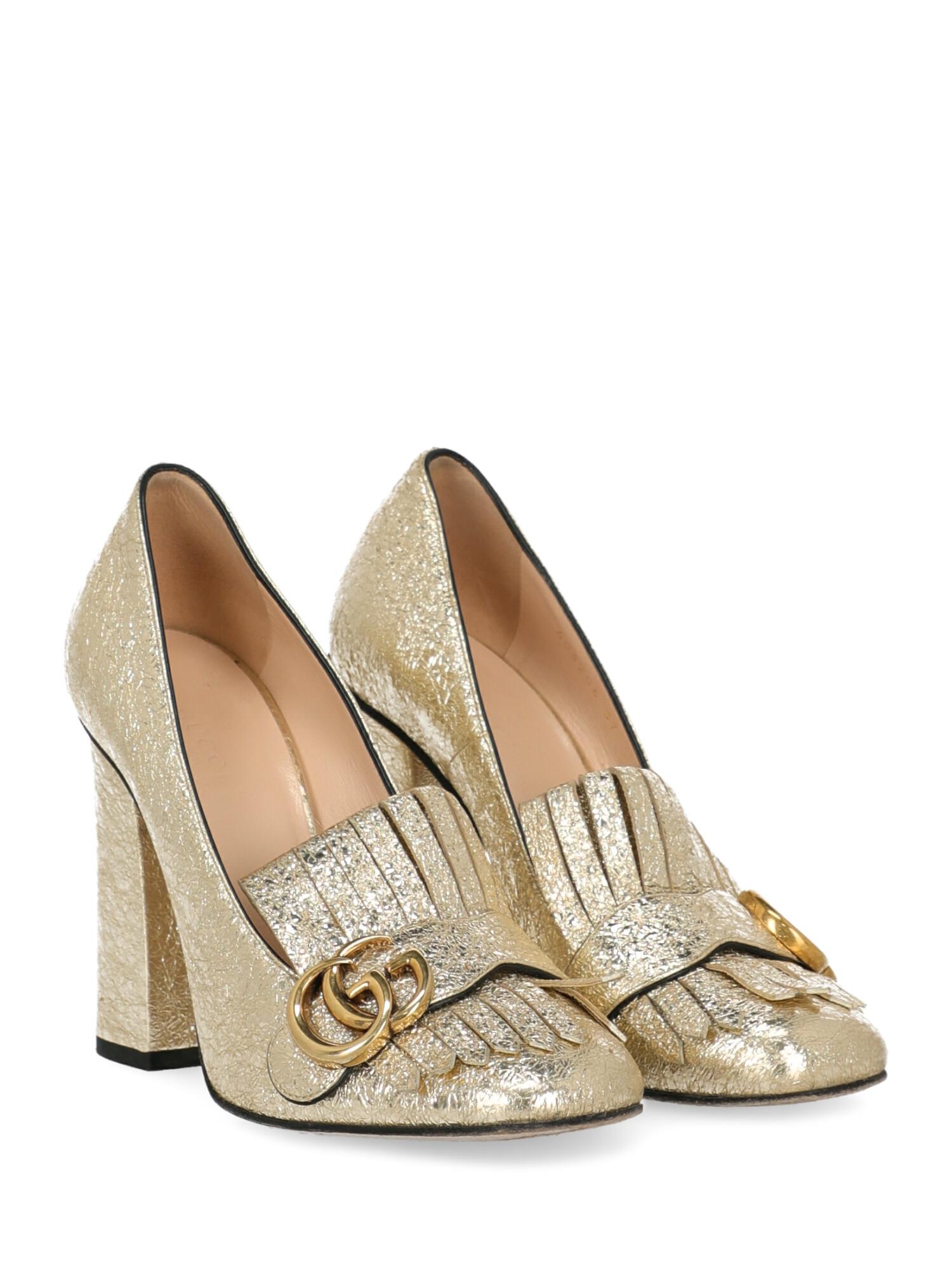 Shoe, leather, solid color, crinkle effect, front logo, gold-tone hardware, square toe, branded insole, block heel, high heel, fringe embellishment

Includes:
- Dust bag

Product Condition: Very Good
Heel: slightly visible scratches. Sole: visible