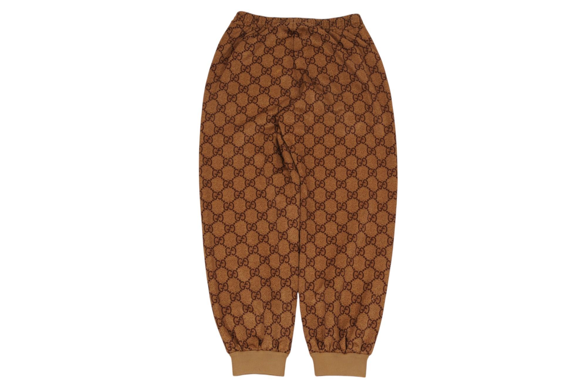 - Exterior marrón

- Tagged talla S

- Sin etiqueta de tejido siente mezcla de algodón y poliéster



Estado: 



Los joggers están en general en muy buen estado, sin grandes imperfecciones 



Medidas: ( Aproximadamente En Pulgadas ) 

Cintura: