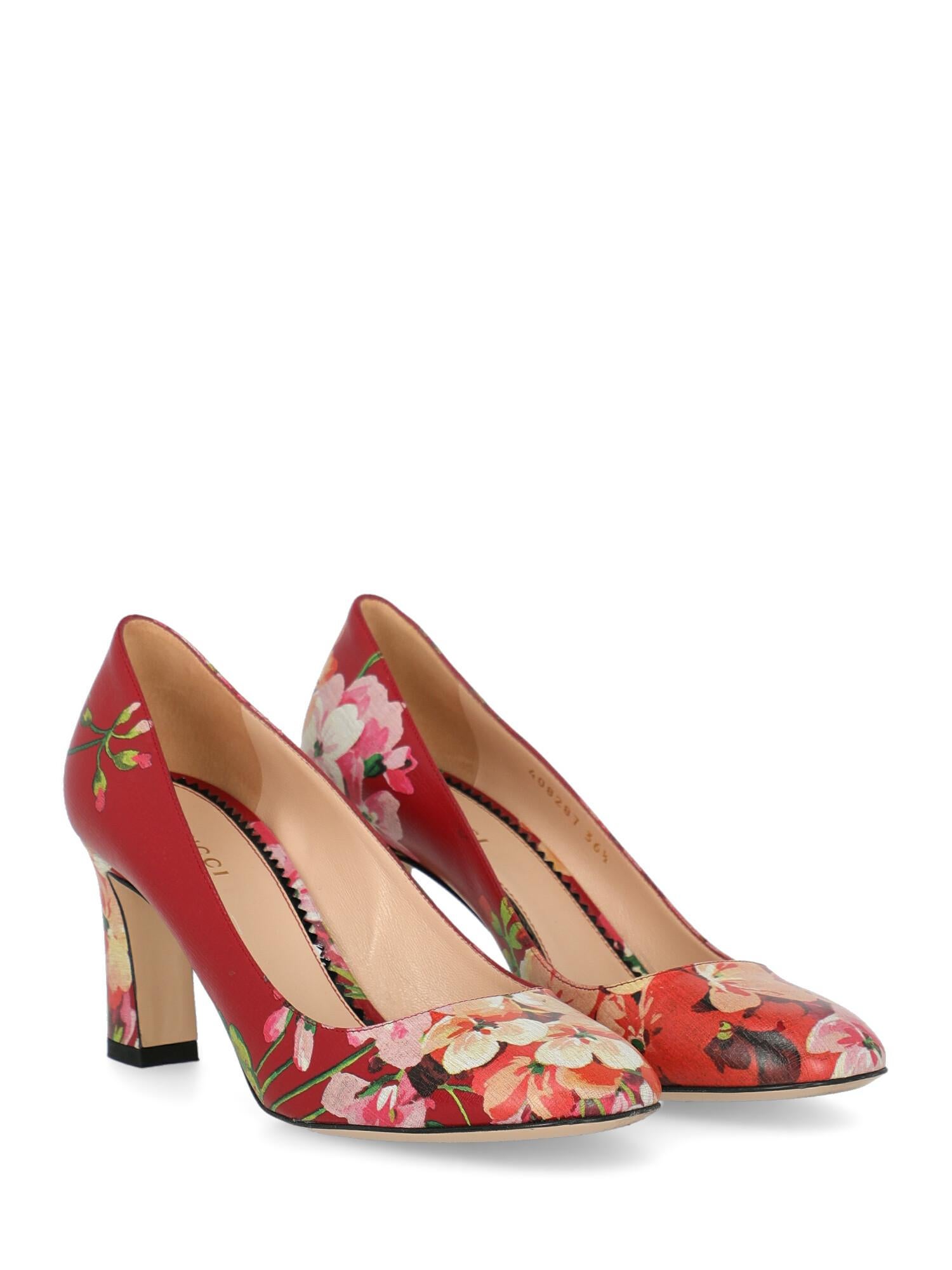 Shoe, leather, floral print, square toe, branded insole, block heel, mid heel.

Includes: N/A

Product Condition: Good
Sole: visible signs of use. Upper: slightly visible stains. Insole: generic residues, visible glue stain.

Measurements:
Height: 7