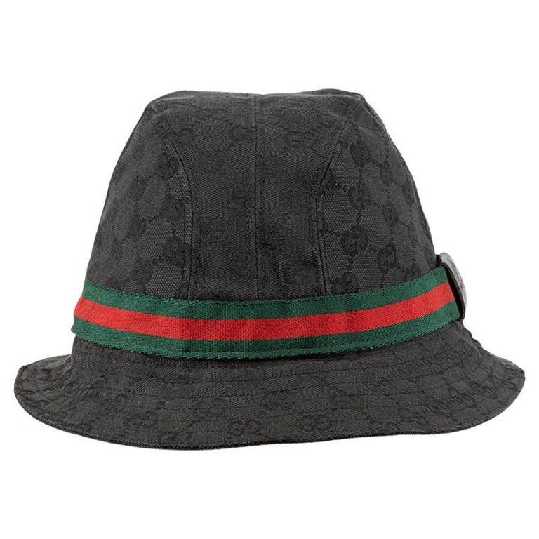 Cappello a secchiello Gucci Supreme GG nero da donna in vendita su 1stDibs