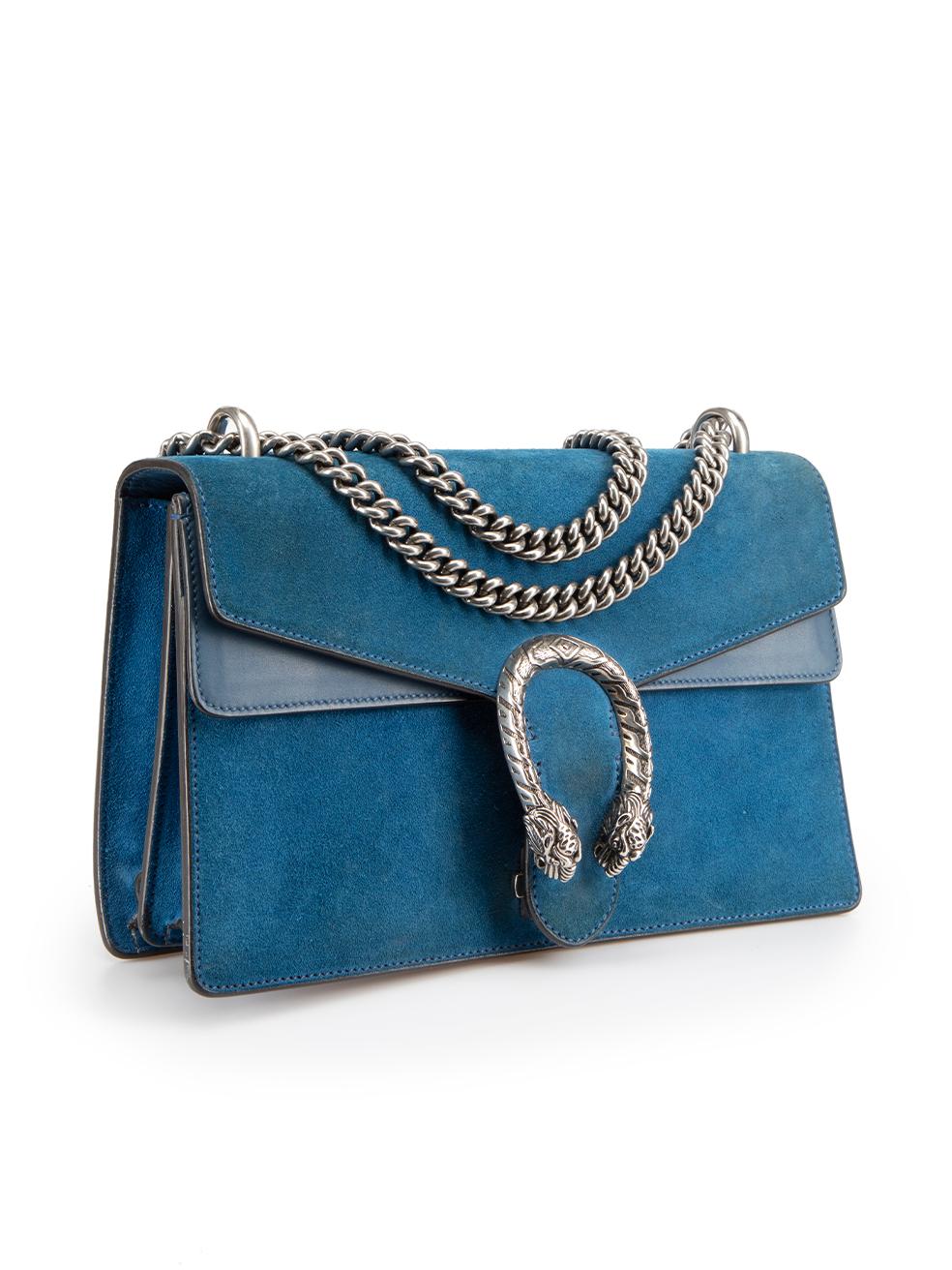 CONDITION is Very good. Minimal wear to bag is evident. Minimal wear to the centre-front around the hardware and base with discolouration. The rear also has scuff marks on this used Gucci designer resale item.



Details


Blue

Suede

Medium