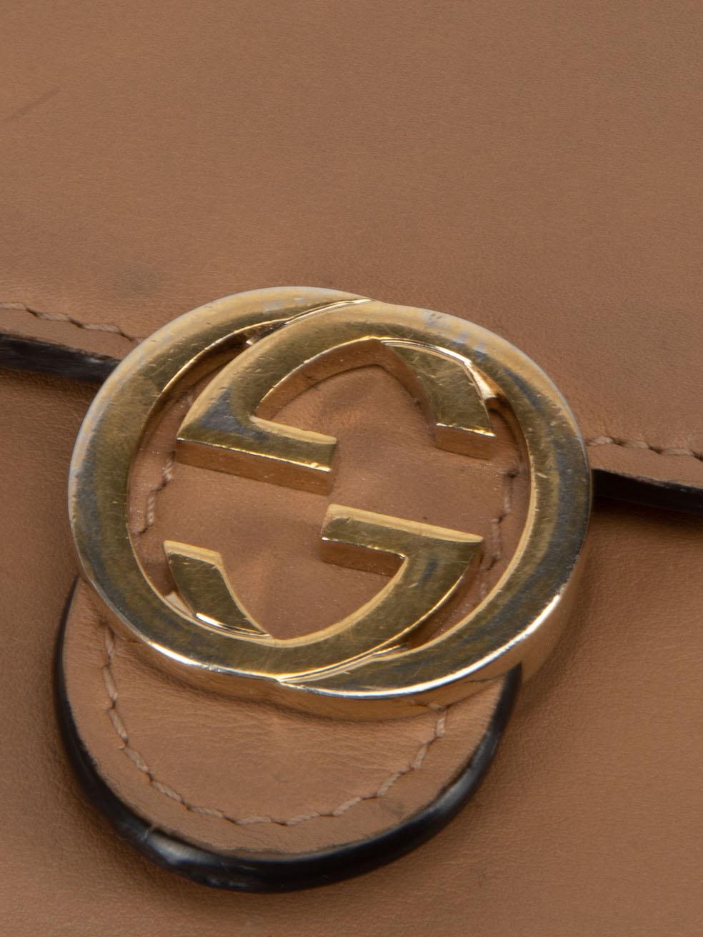 Gucci Damen Portemonnaie aus braunem Leder GG mit goldener Schnalle im Angebot 1