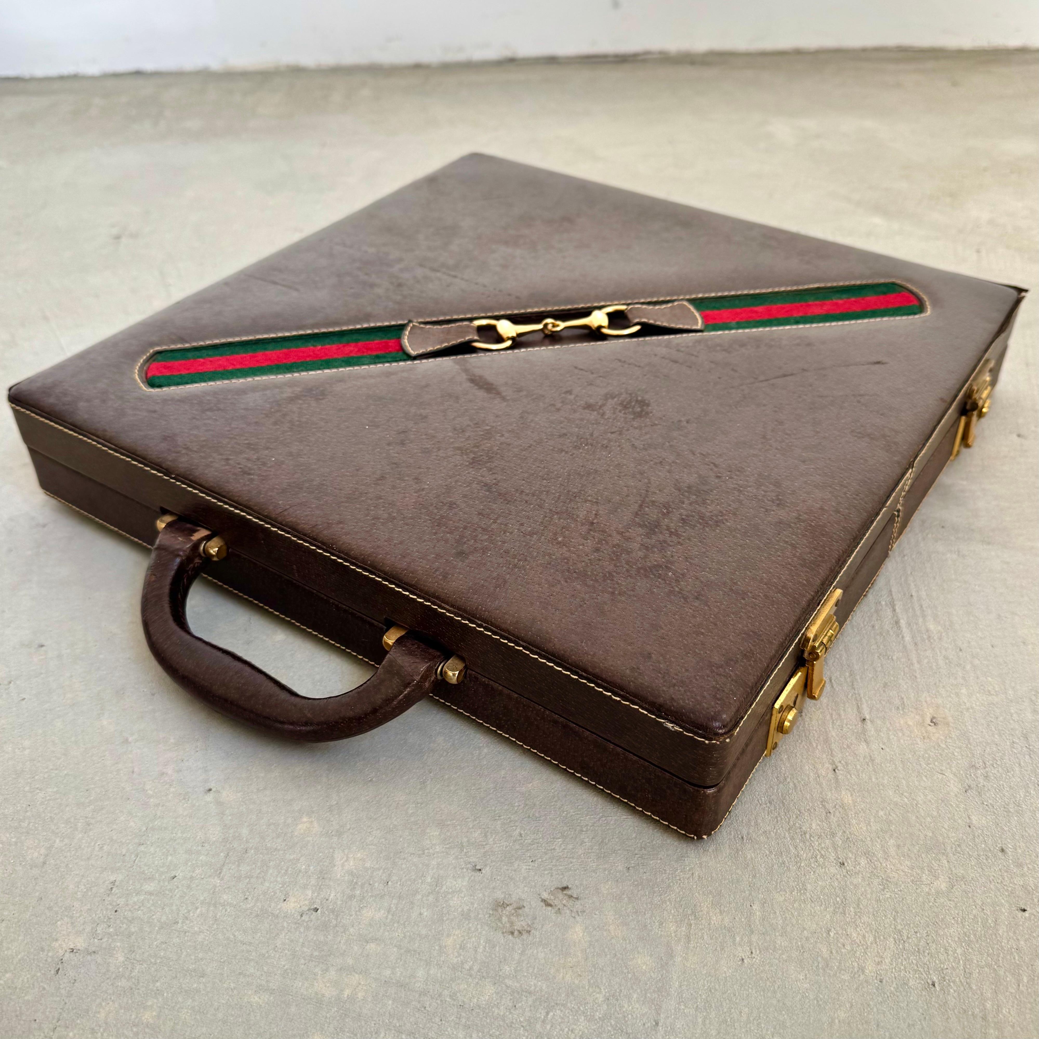 Gucci-Spielset aus Holz und Leder, Italien, 1970er Jahre im Zustand „Gut“ im Angebot in Los Angeles, CA