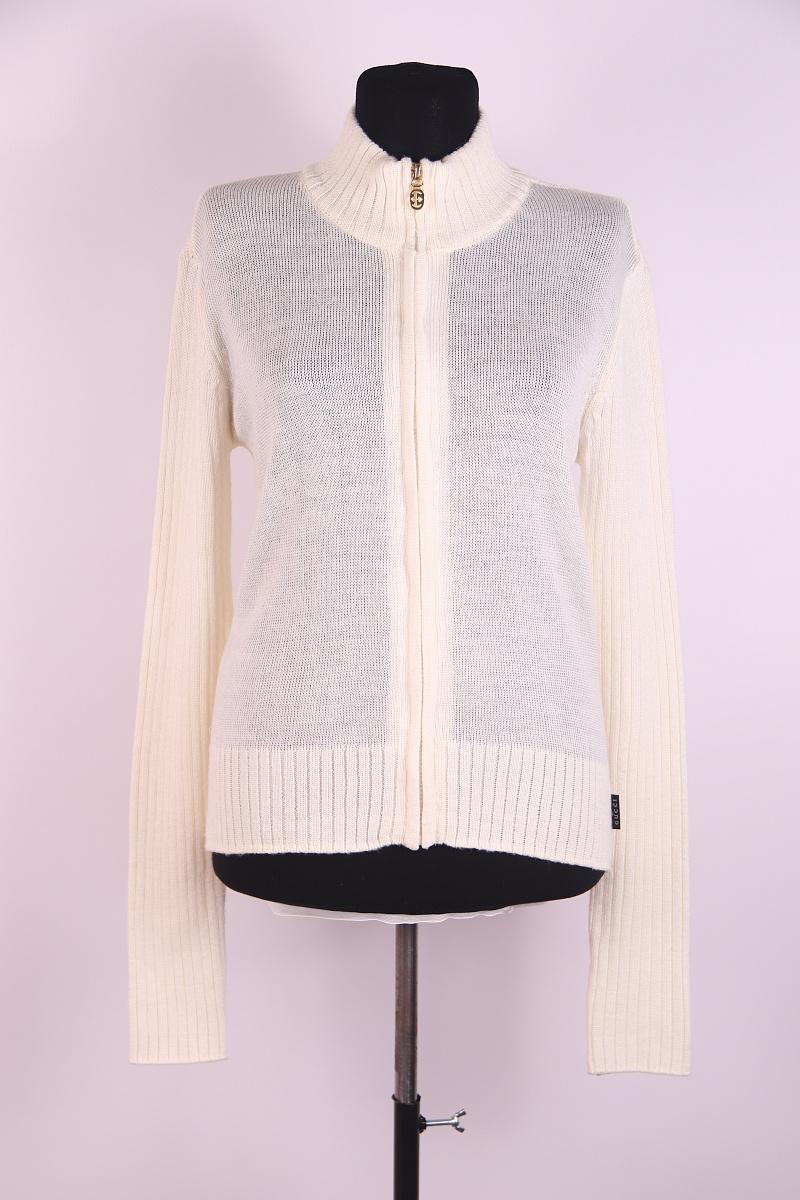 Gucci Wollstrickjacke mit Reißverschluss
Dieser Pullover wurde von Gucci hergestellt
Ich glaube, der Pullover stammt aus der Ära Tom Ford.
Länge 55 cm / 28,35 Zoll
Ärmellänge 70cm / 22.44inches
Schulterabstand 43 cm / 19,29 Zoll
Abstand der