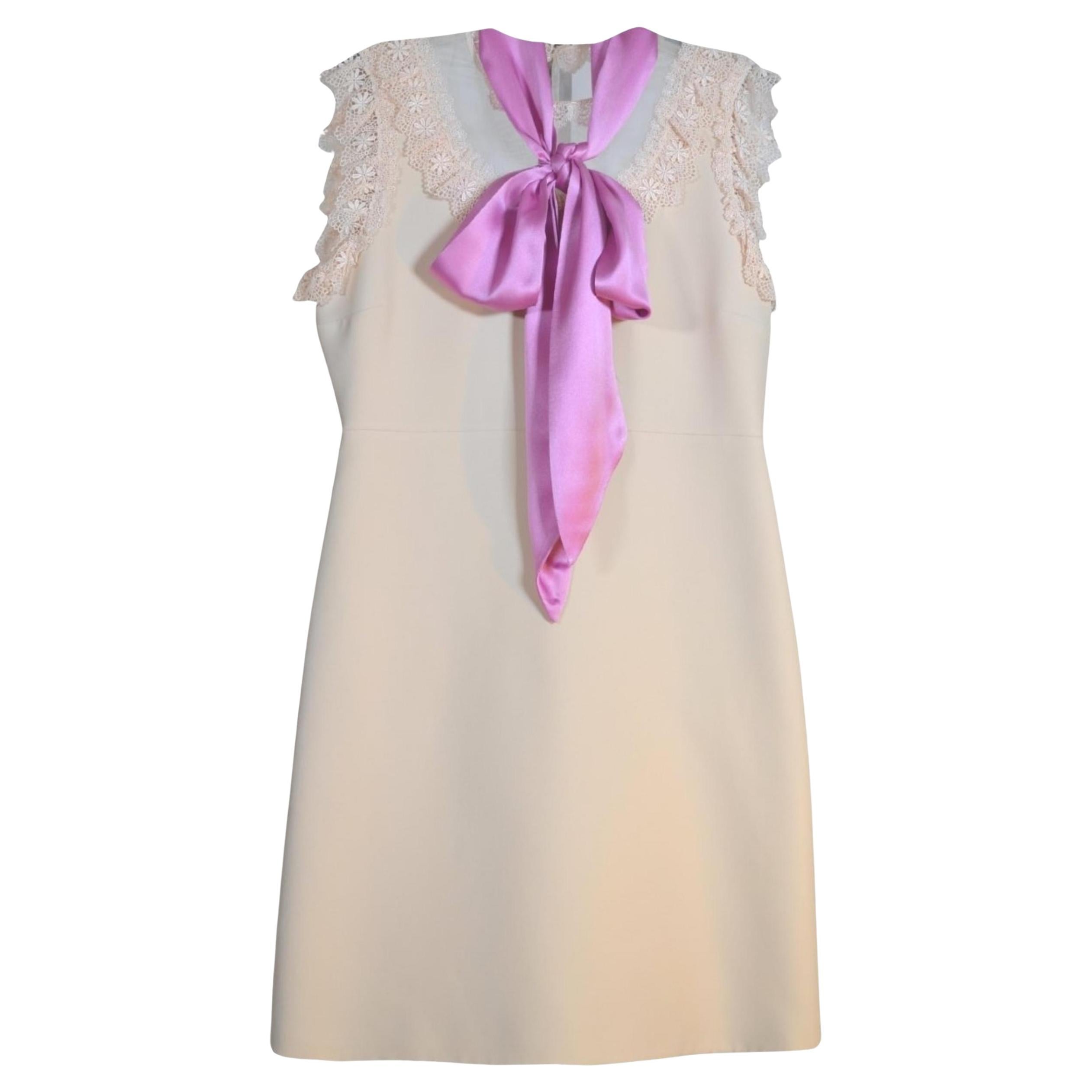 Mini Vestido Gucci en Mezcla de Lana y Seda con Lazo Gatito IT 40 / US 4 en venta