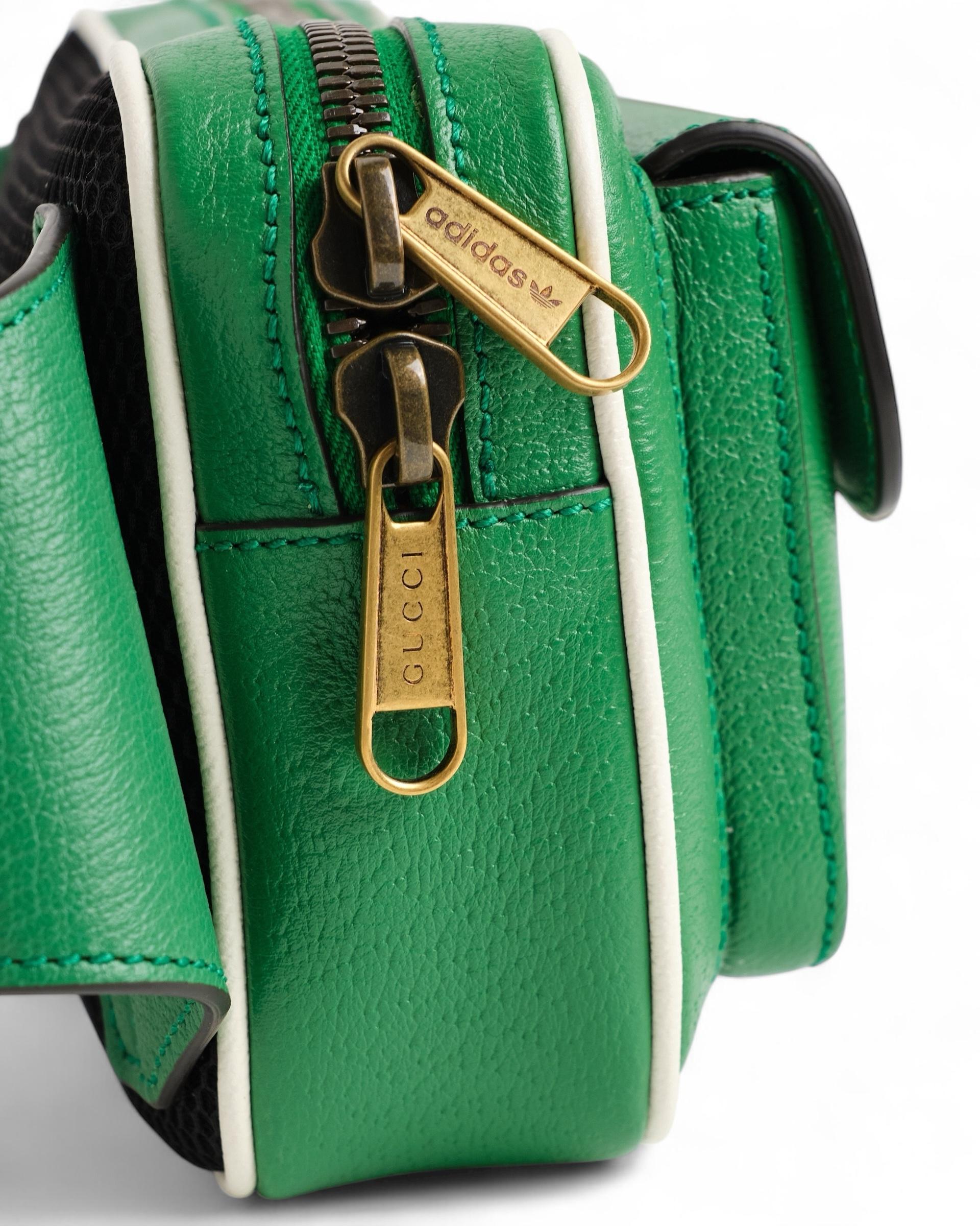 Gucci X Adidas Trefoil Logo Messenger Bag Grün im Angebot 10