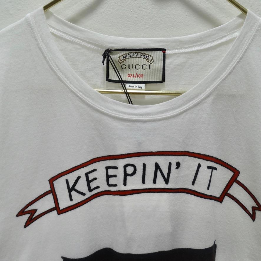 Red Gucci X Angela Hicks Limited Edition White Cotton 'Keepin It Real' T Shirt + Tin For Sale