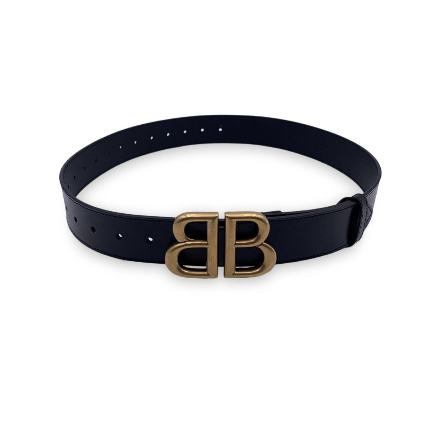 This beautiful belt will come with a Certificate of Authenticity provided by Entrupy. The certificate will be provided at no further cost GUCCI X BALENCIAGA BB black leather belt in black color. This iconic belt is created as part of the 'Hacker