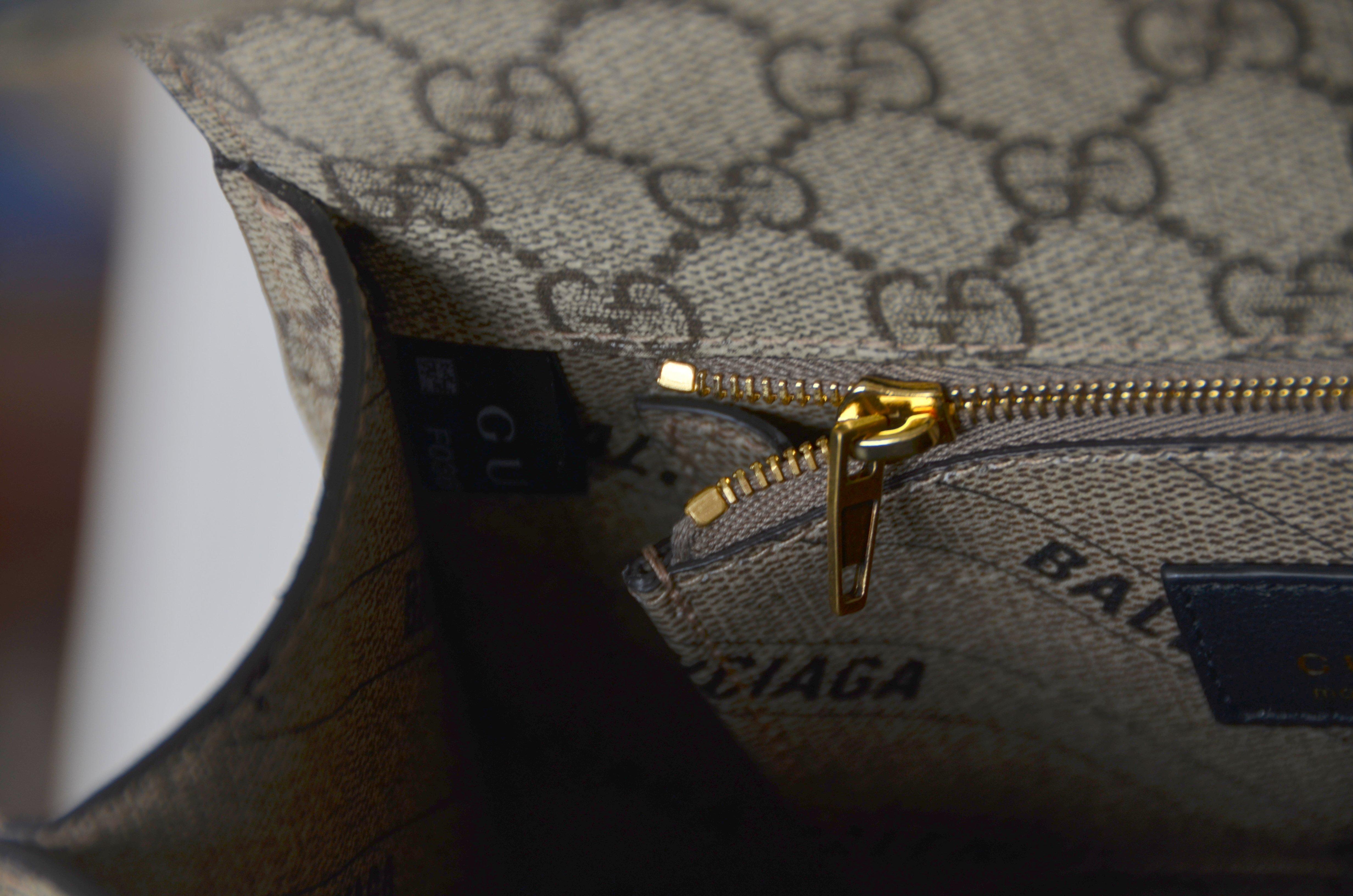 Gucci X Balenciaga Hourglass Hacker Aria Supreme Canvas GG Logo Small Bag NEW  For Sale 4