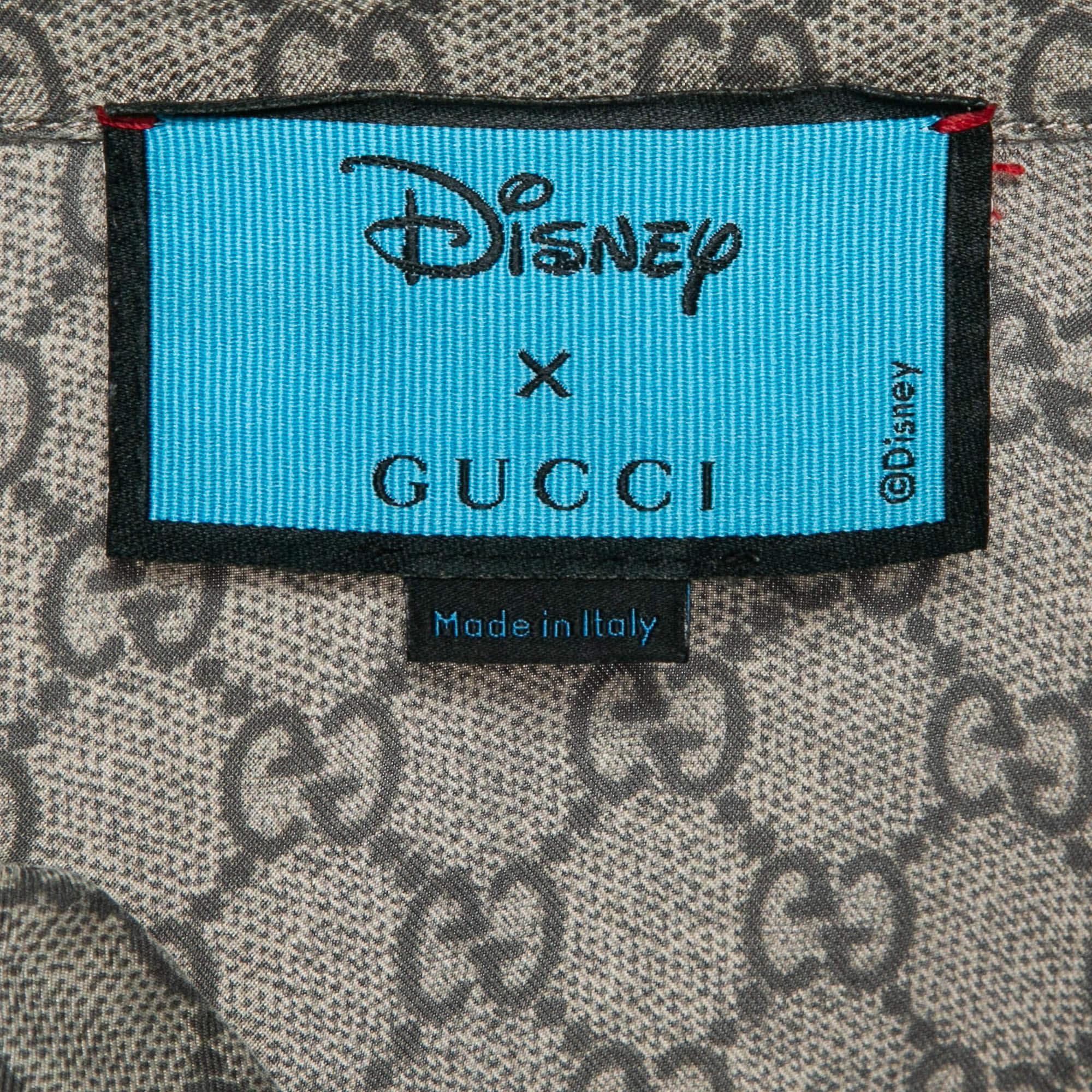 Gucci X Disney Brown GG Donald Duck imprimé « Flash »  Chemise en soie M Bon état à Dubai, Al Qouz 2