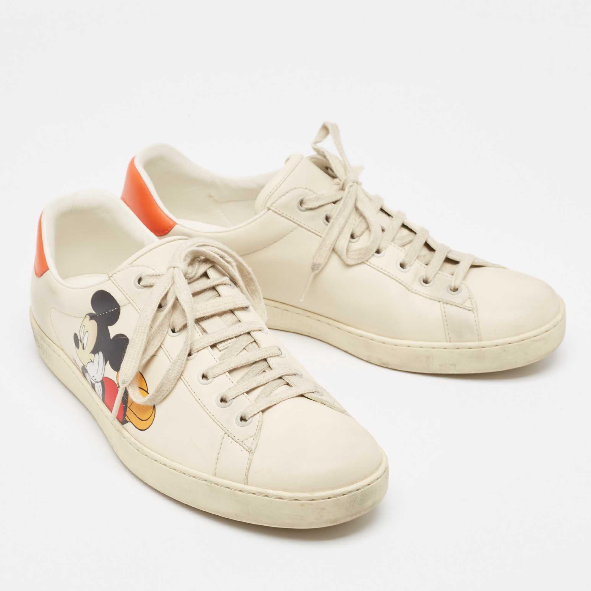 Gucci x Disney Cream Leather Mickey Mouse Ace Sneakers Size 44.5 In Good Condition In Dubai, Al Qouz 2