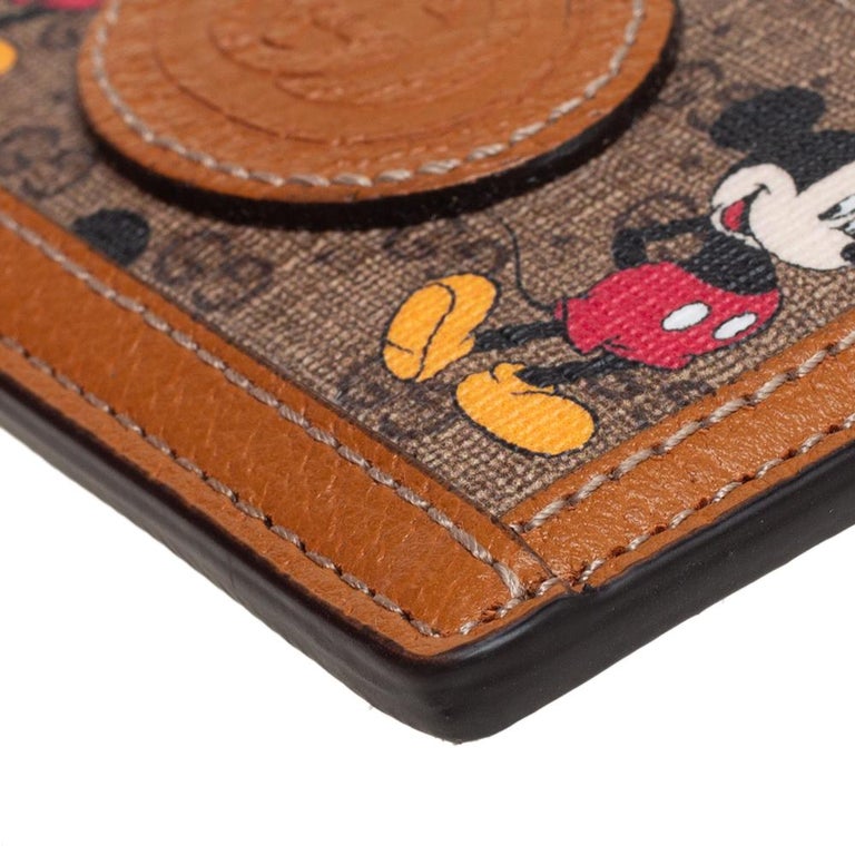 Gucci x Disney GG Supreme - Porte-cartes Mickey Mouse en toile et cuir avec  monogramme sur 1stDibs