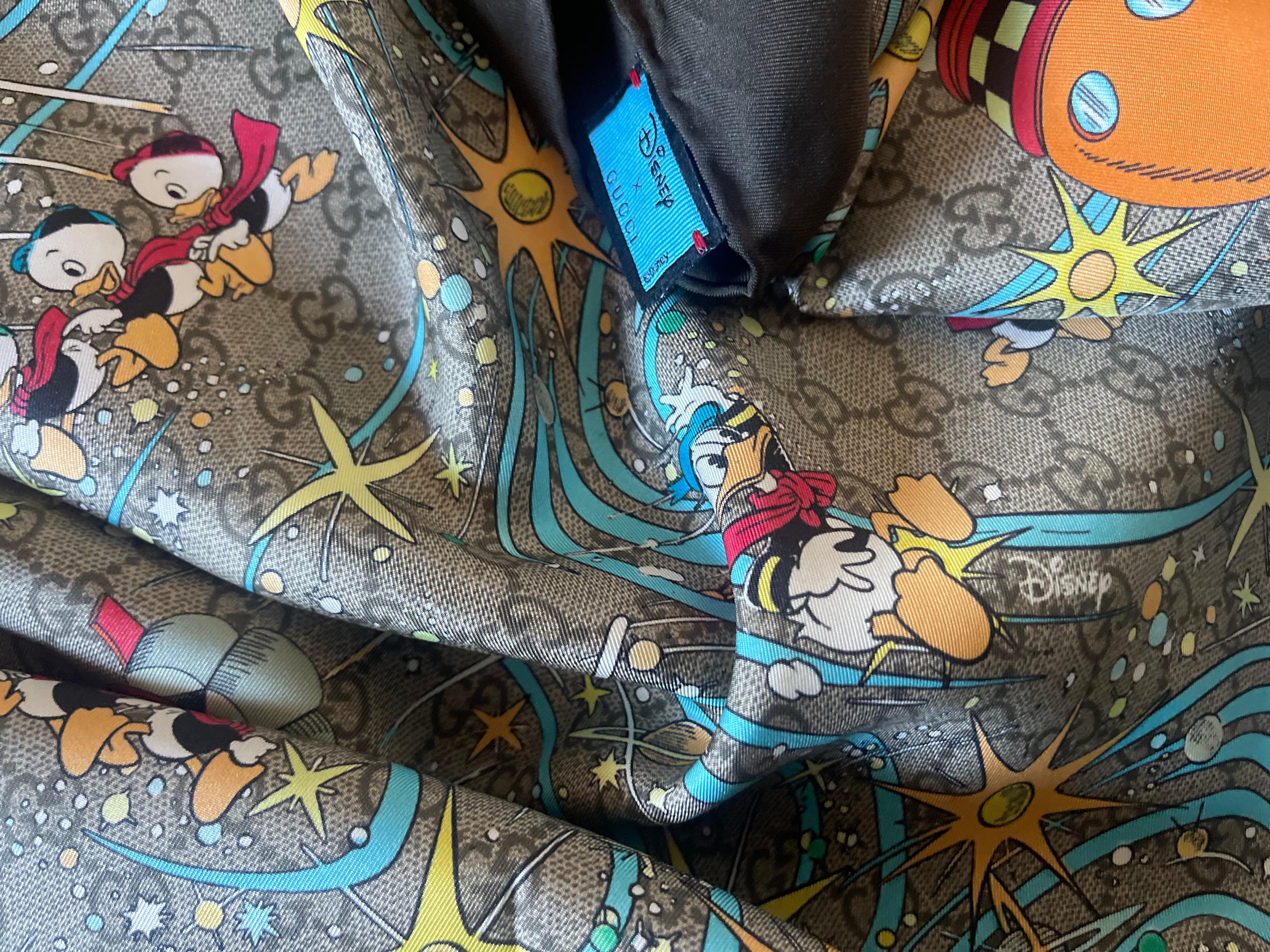 Pañuelo de seda Gucci x Disney Edición Limitada en venta 7