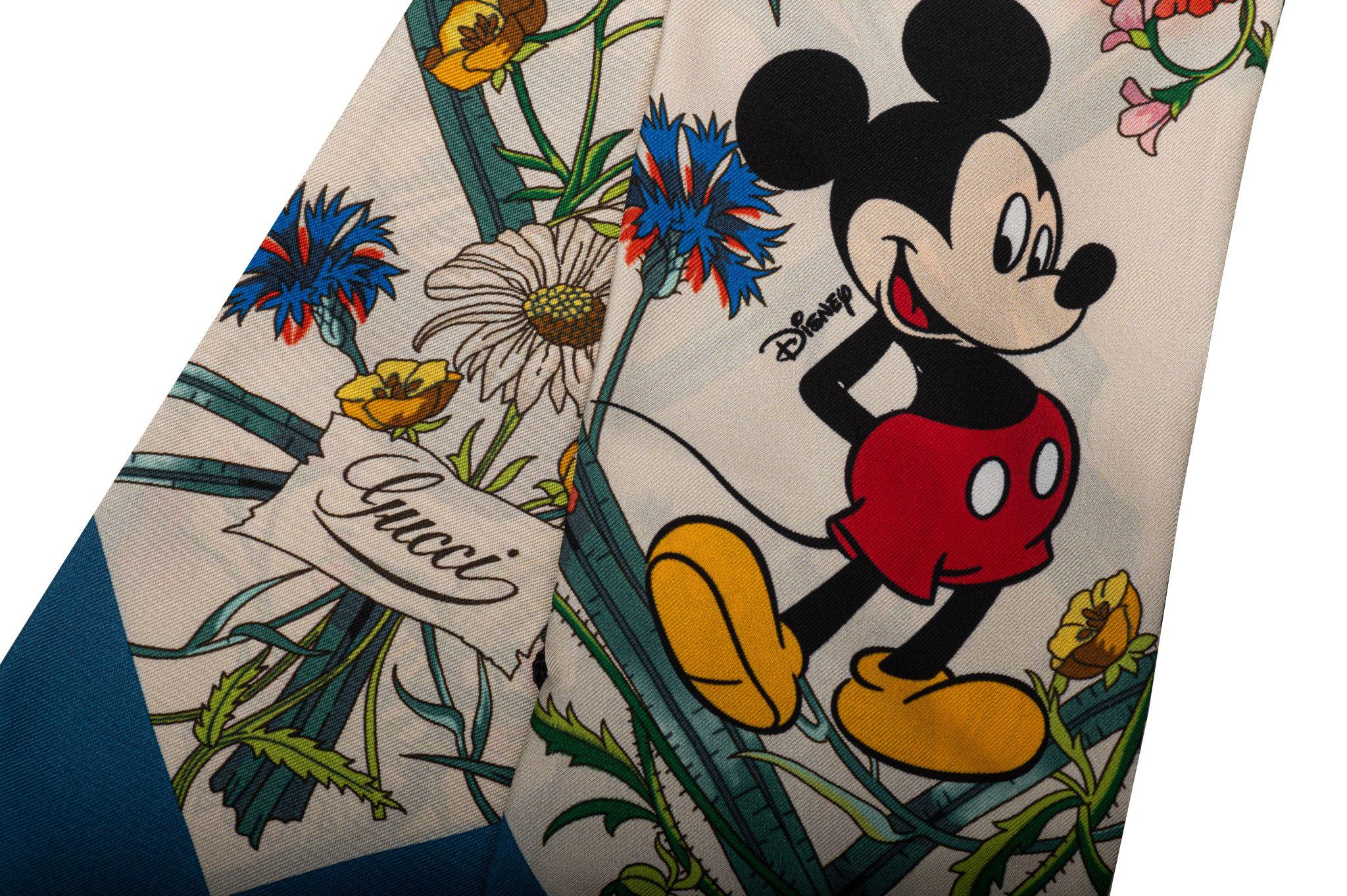 Gucci x Disney - Ascot en soie florale, état neuf Unisexe en vente