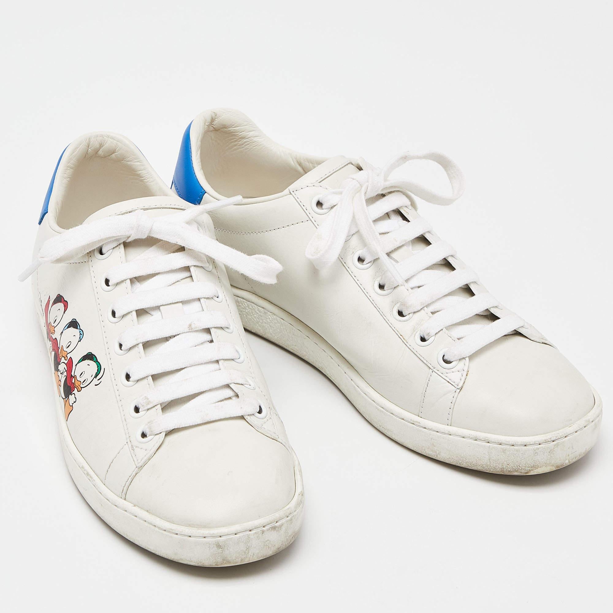 Gucci x Disney White/Blue Leather Huey, Dewey and Louie Ace Sneakers Size 36 For Sale 4