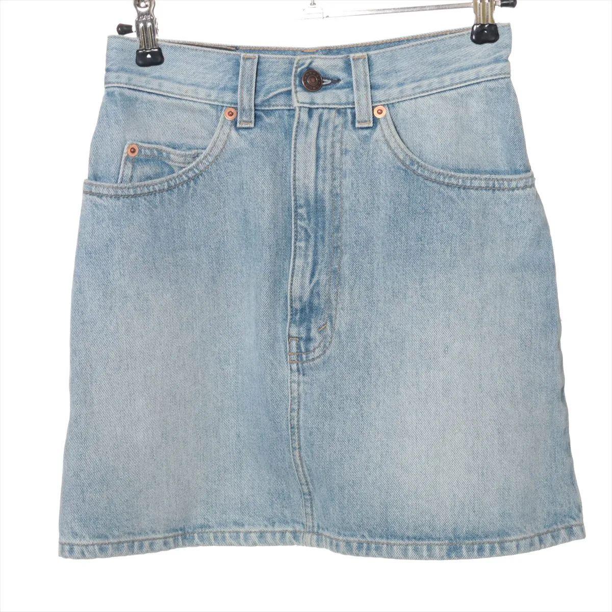 The Gucci x Doraemon Cotton Denim Skirt in blue is a playful yet stylish piece from the brand’s limited-edition collaboration. Crafted from high-quality cotton denim, the skirt features a classic silhouette with a modern, youthful twist. The