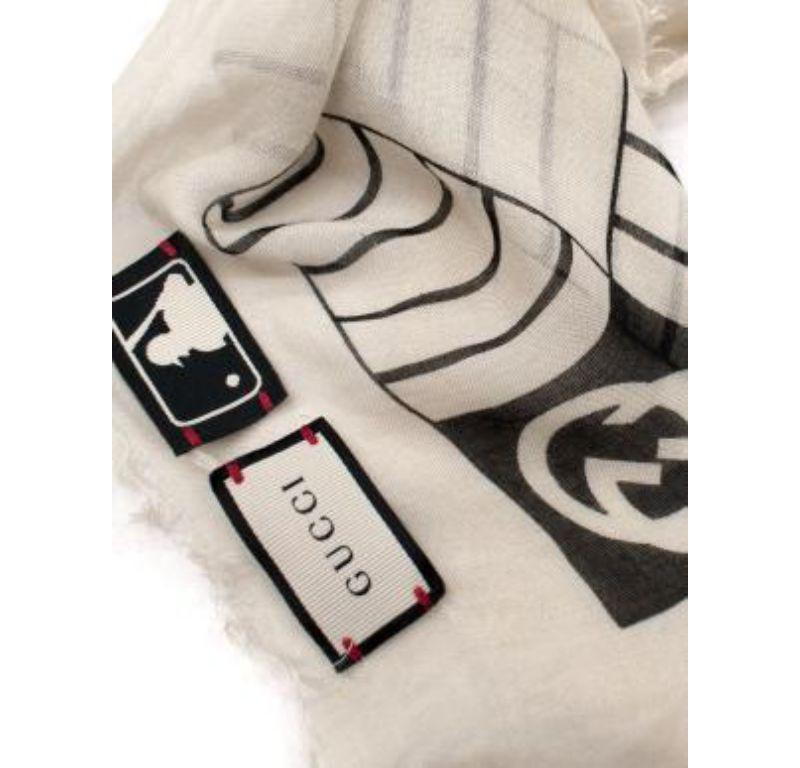 Gucci x New York Yankees Printed Silk Scarf For Sale 1