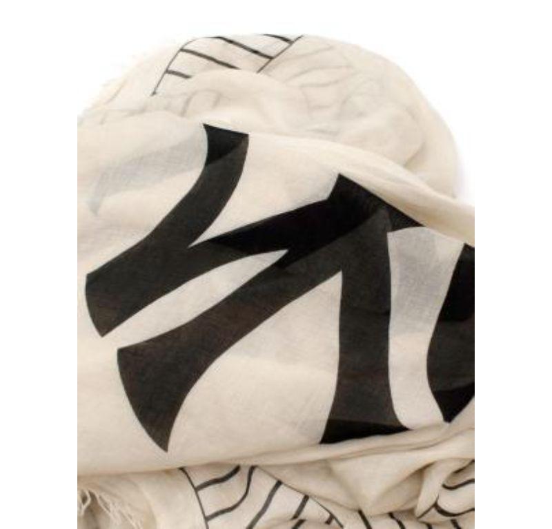 Gucci x New York Yankees Printed Silk Scarf For Sale 5