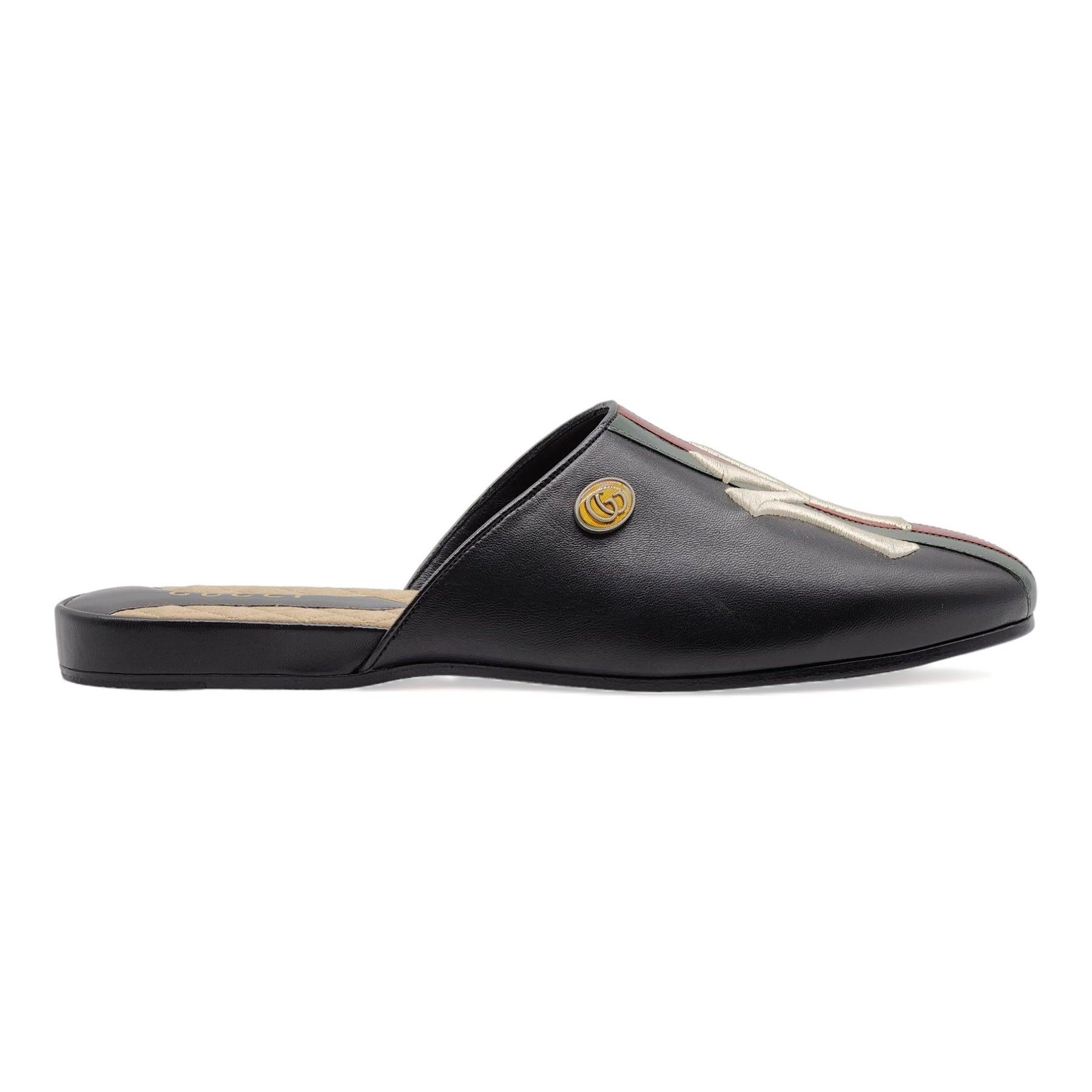 Gucci x NY Yankees Leather Loafers

Additional information:
Material: Leather
style: 535585 OGOLO 6464
Color: Black
Size: 8 UK, 9 US
Condition: Brand new with box only. Some minor markings on the NY Yankees embroidery.