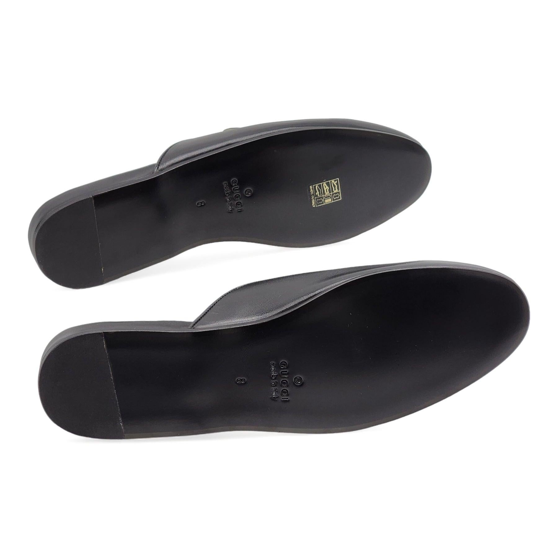 Gucci x NY Yankees Leather Loafers In New Condition For Sale In Los Angeles, CA