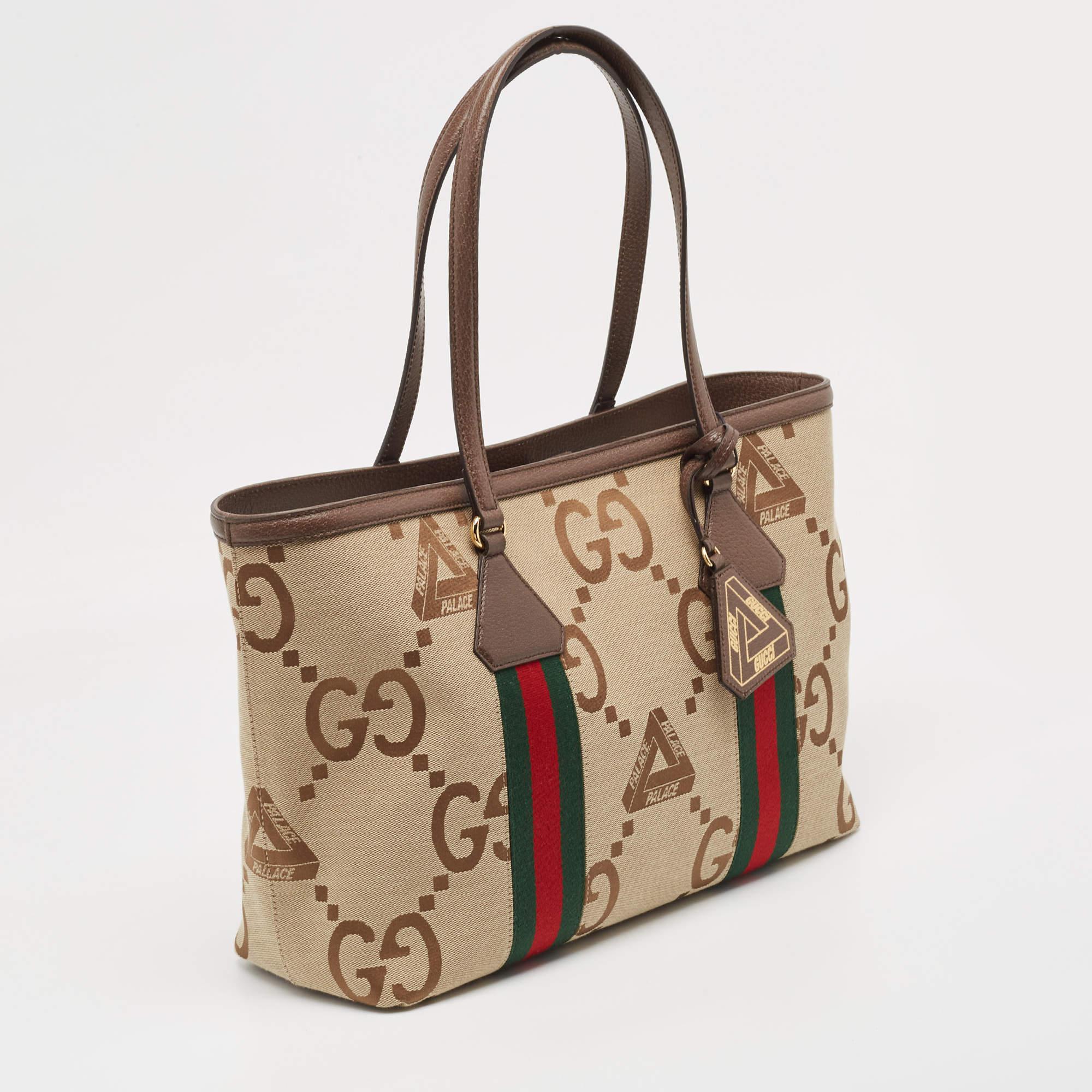 Know to create stylish, sophisticated, and timeless designs, this is a brand worth investing in. The bags that come from this label's atelier are exquisite. This Gucci x Palace tote bag is no different. It has been made from quality materials and