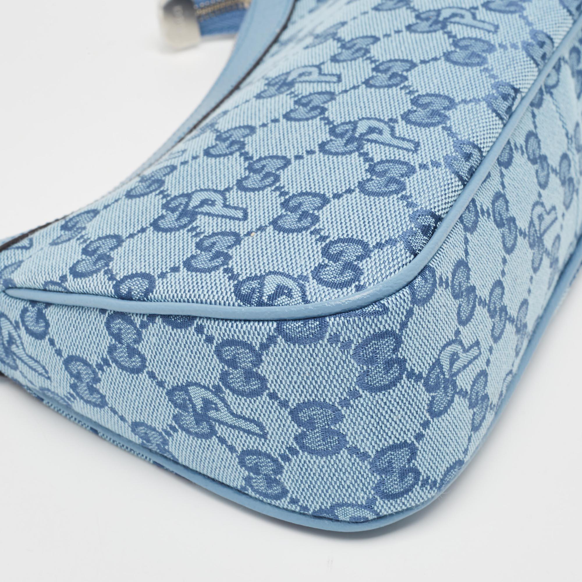 Gucci x Palace Blue GG-P Segeltuch-Minitasche mit halber Halskette im Angebot 2