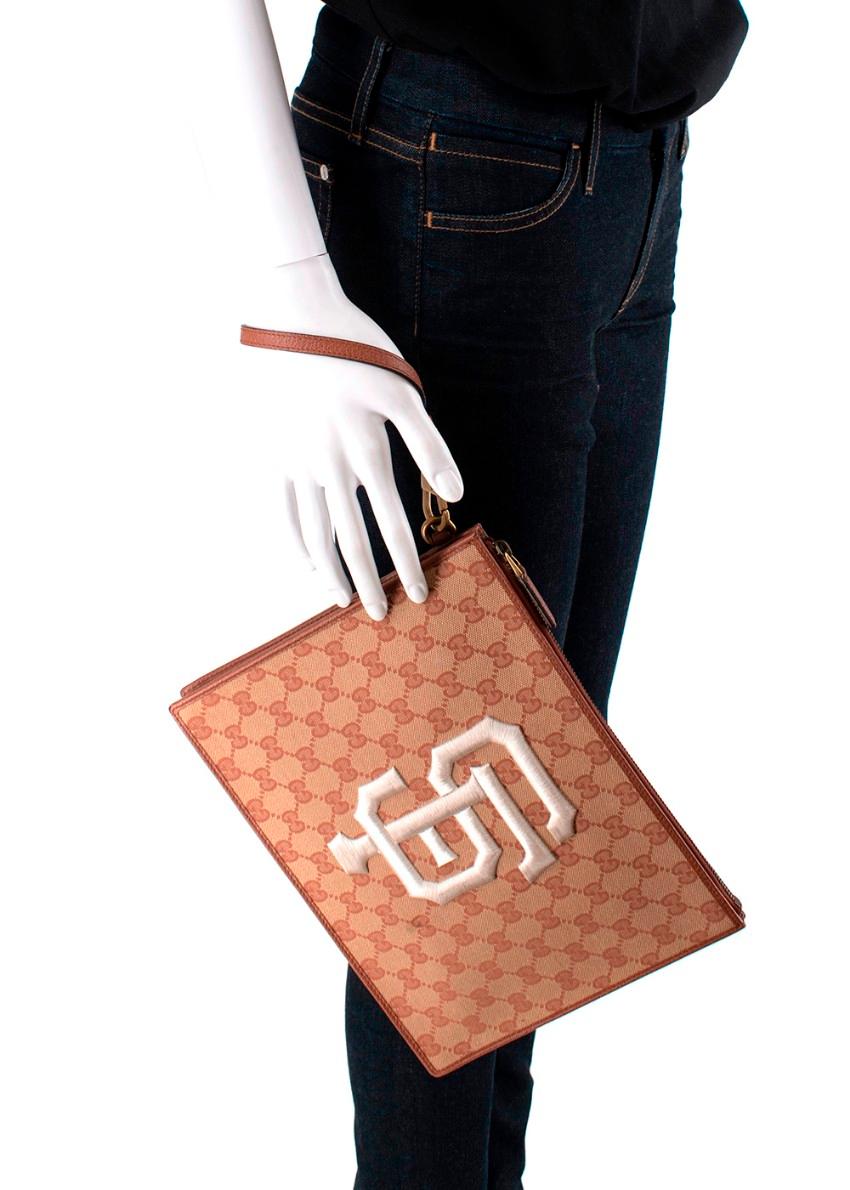 Gucci x SF Giants Embroidered GG Supreme Monogram Pouch For Sale 2