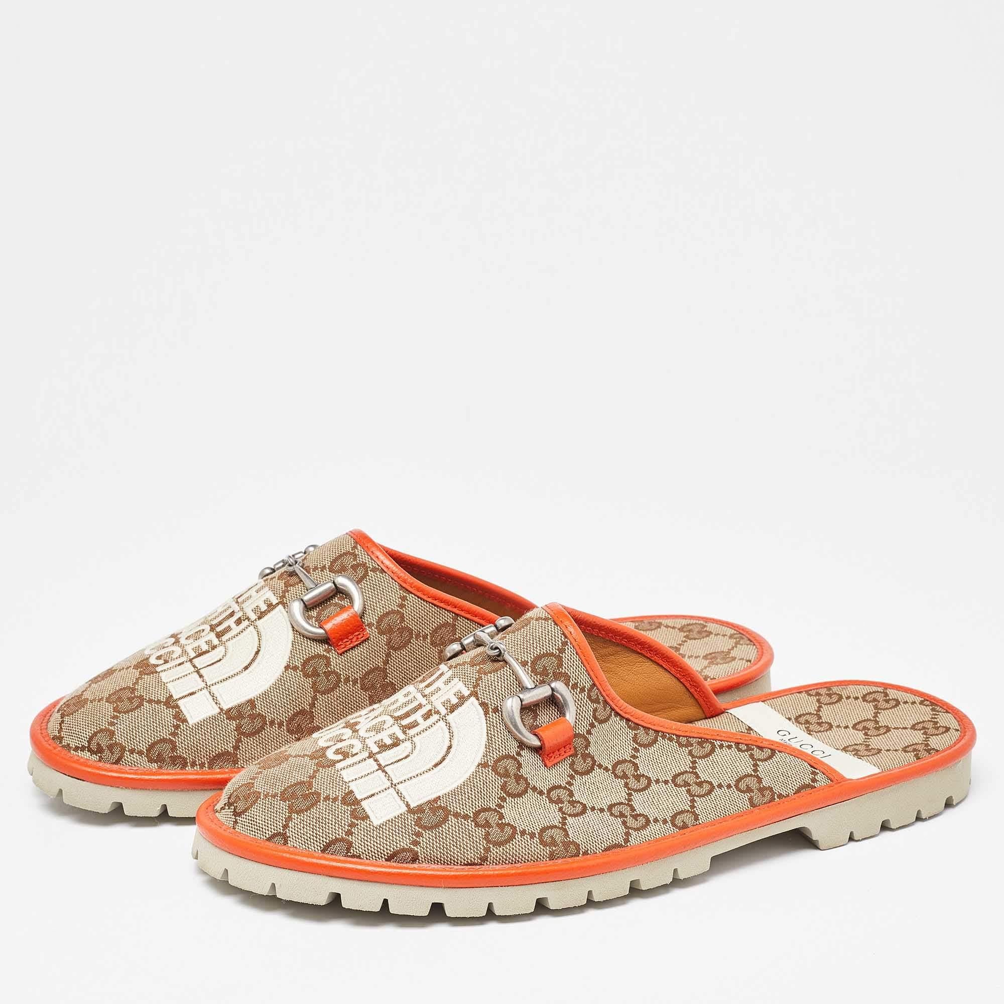 Gucci x The North Face Beige/Orange GG Canvas and Leather Slide Flats Size 43 In Excellent Condition In Dubai, Al Qouz 2