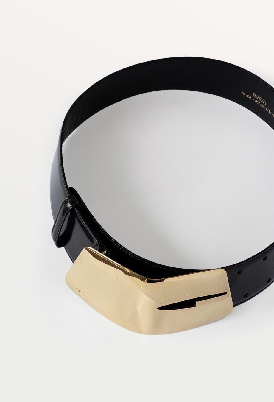prémode presents Gucci x Tom Ford belt as seen on the 1996 runway and modelled by Kate Moss. Wear this rare piece with a strappy black maxi dress to pay homage to the iconic runway look.

Condition: good vintage condition. Slight wear on the leather