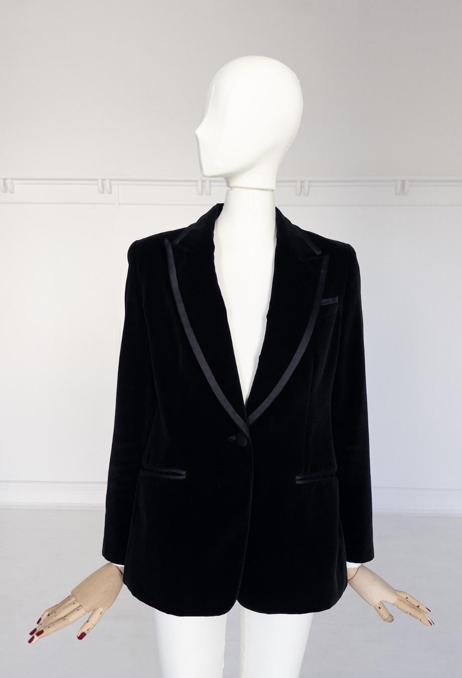 Gucci x Tom Ford 1996 RUNWAY Blazer smoking in velluto nero Gwyneth Paltrow In condizioni discrete in vendita a Melbourne, VIC