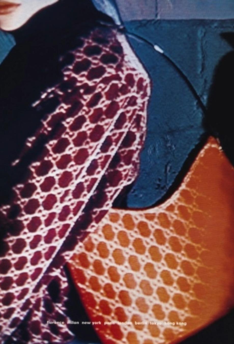 Pièce maîtresse du mandat emblématique de Tom Ford chez Gucci, ce rare sac à bandoulière de la collection Automne/Hiver 1997 a été présenté sur les podiums et dans les campagnes publicitaires. Il est également apparu dans un épisode de la série The