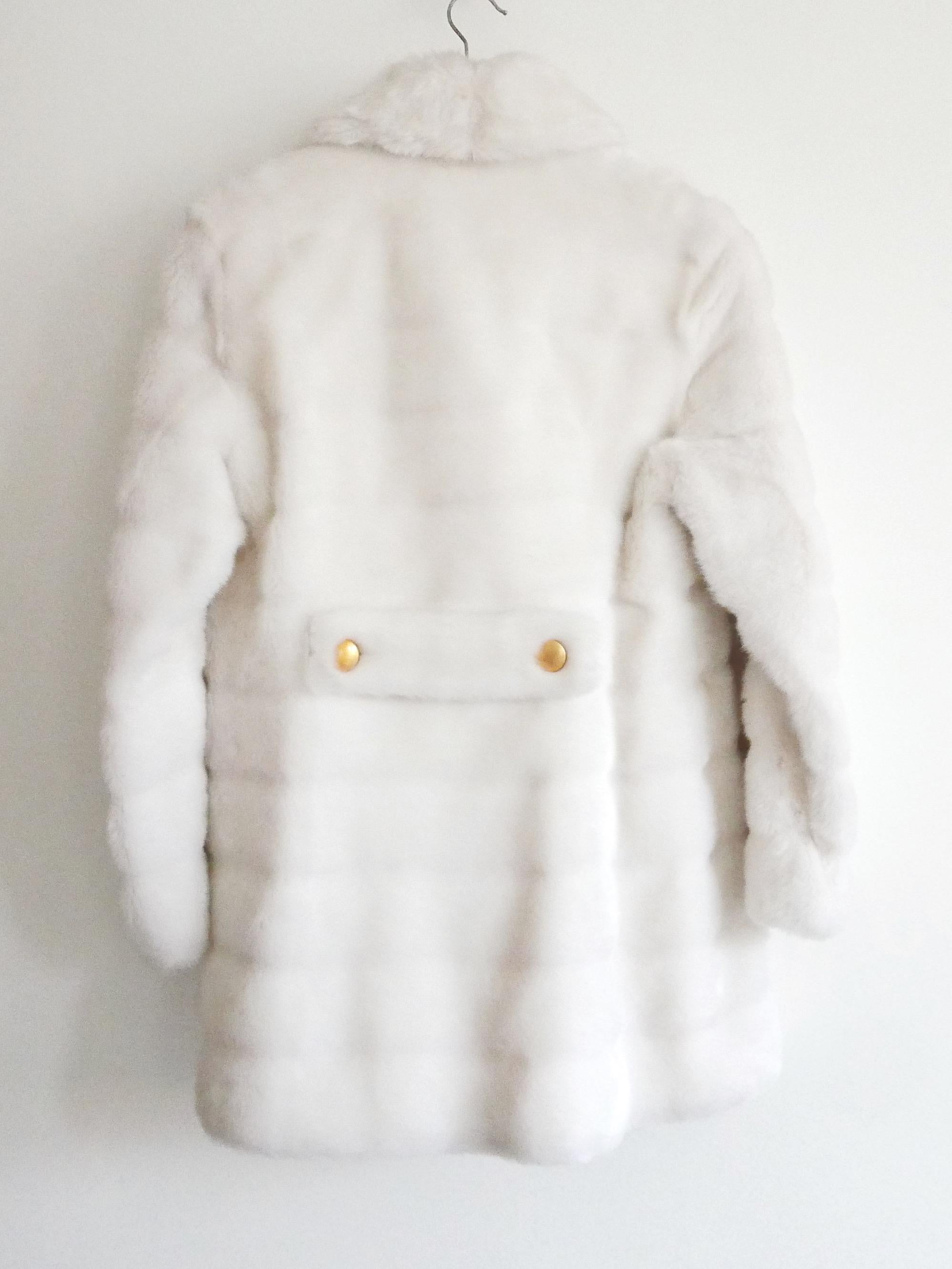 Women's Gucci x Tom Ford Fall 1995 White Faux Fur Coat For Sale
