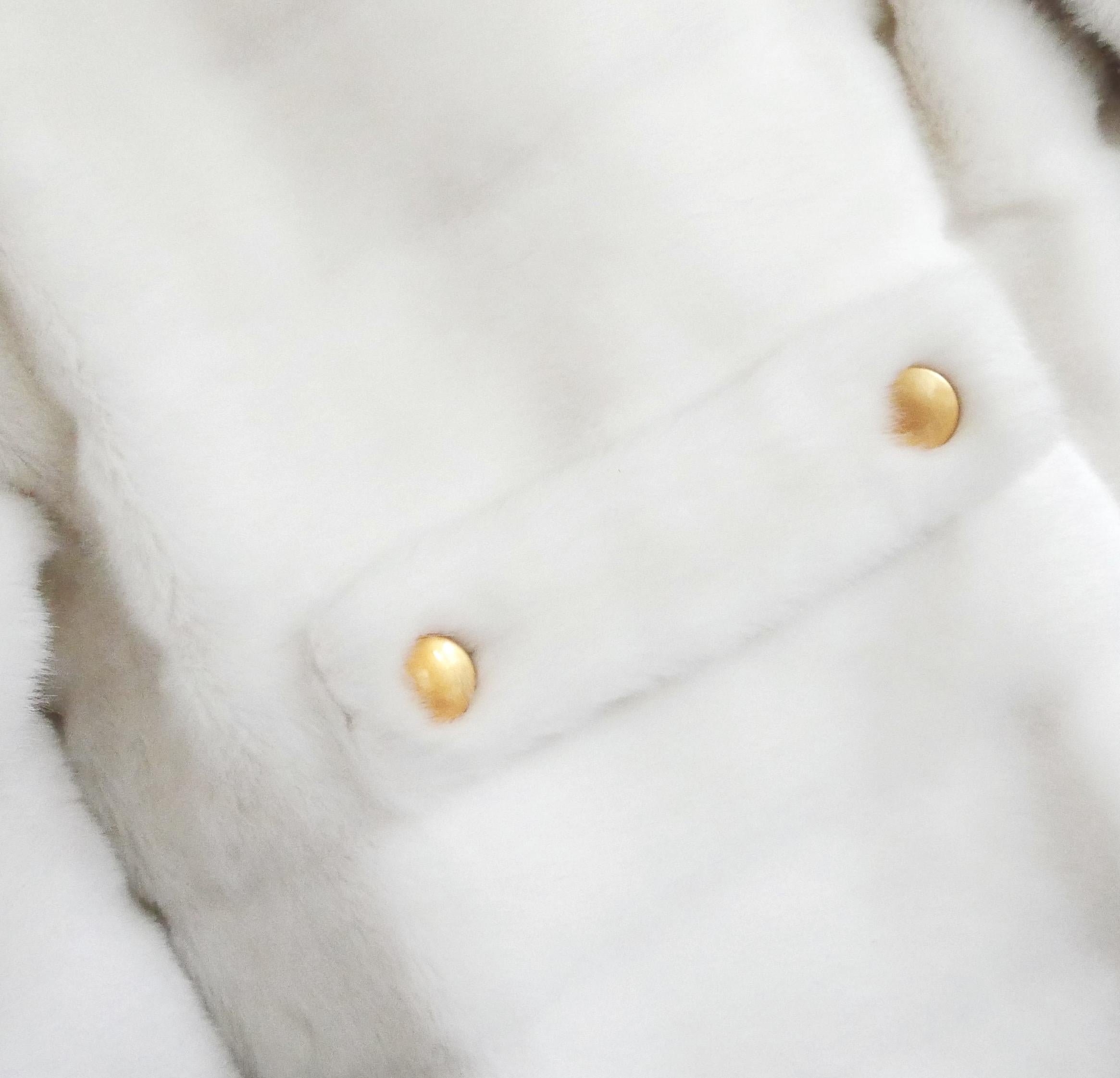 Gucci x Tom Ford Fall 1995 White Faux Fur Coat For Sale 1
